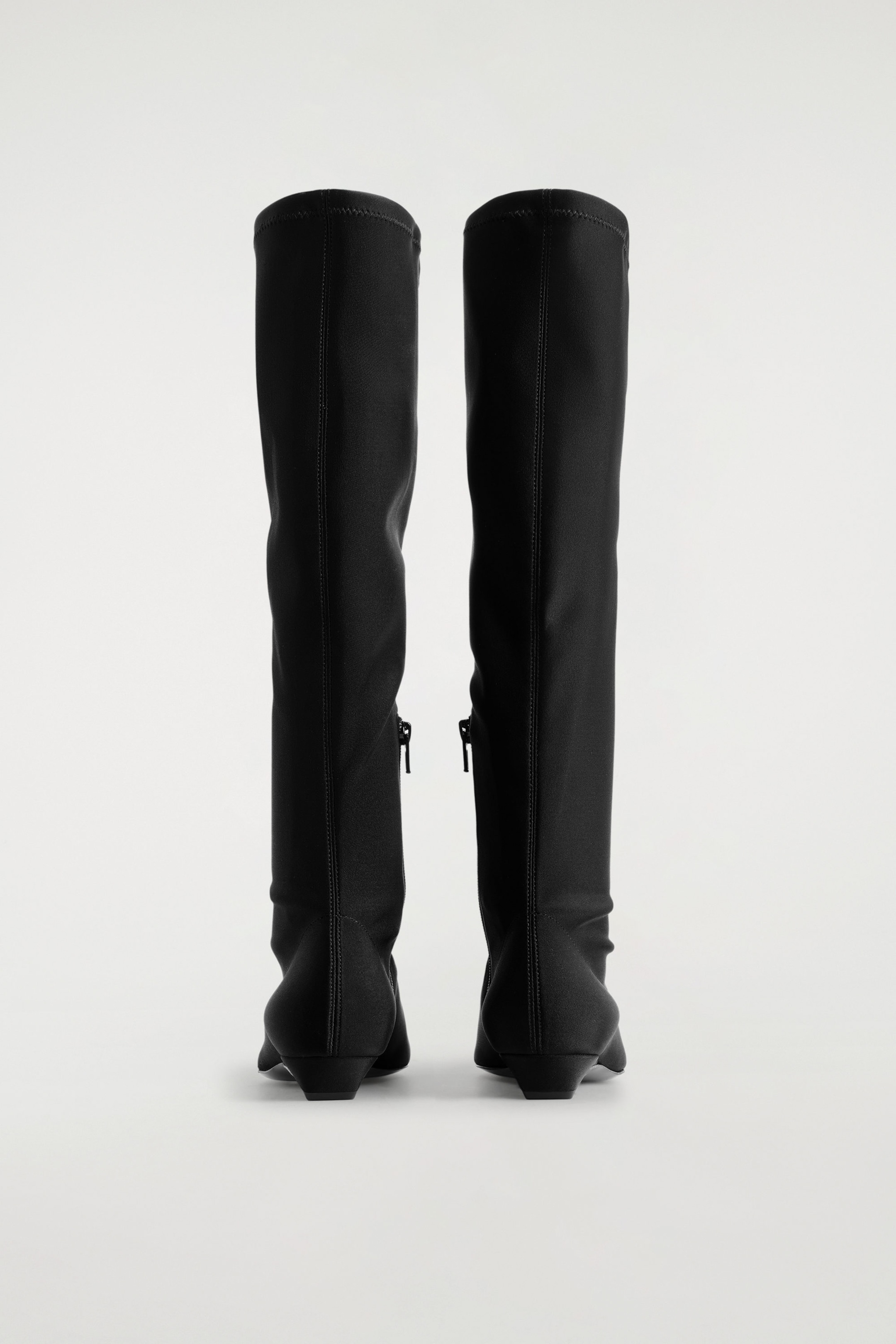 BOTTES CHAUSSETTES LONGUES ET POINTUES EN SCUBA