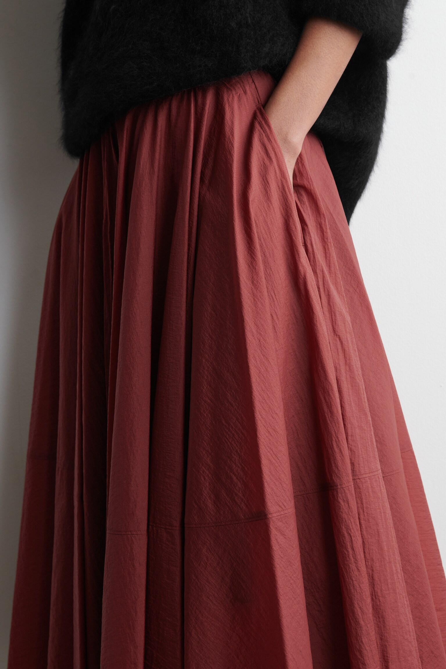 CIRCLE-CUT MIDI SKIRT - ROOD - 3