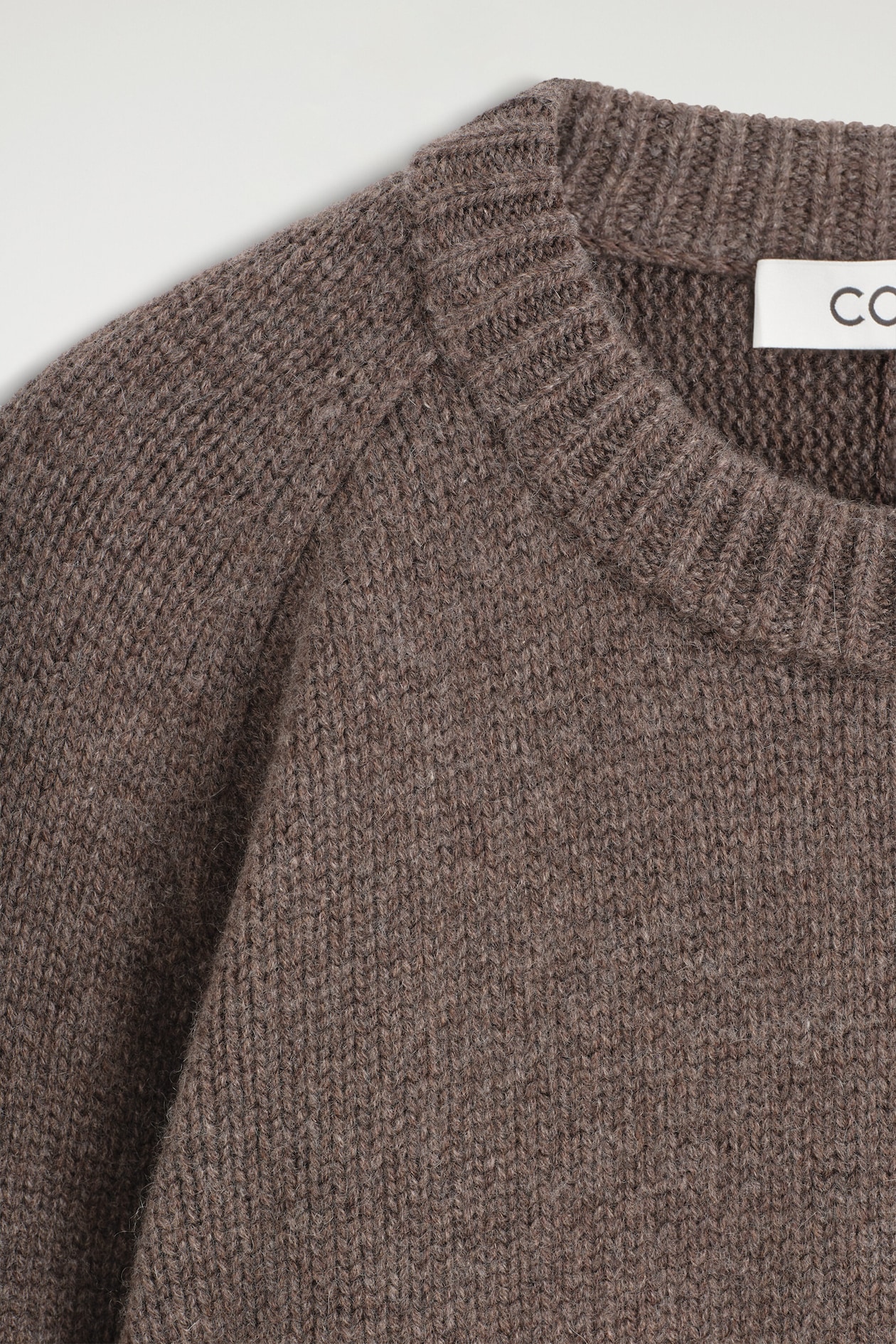 ROUNDED PURE CASHMERE CREW-NECK SWEATER — BROWN MÉLANGE
