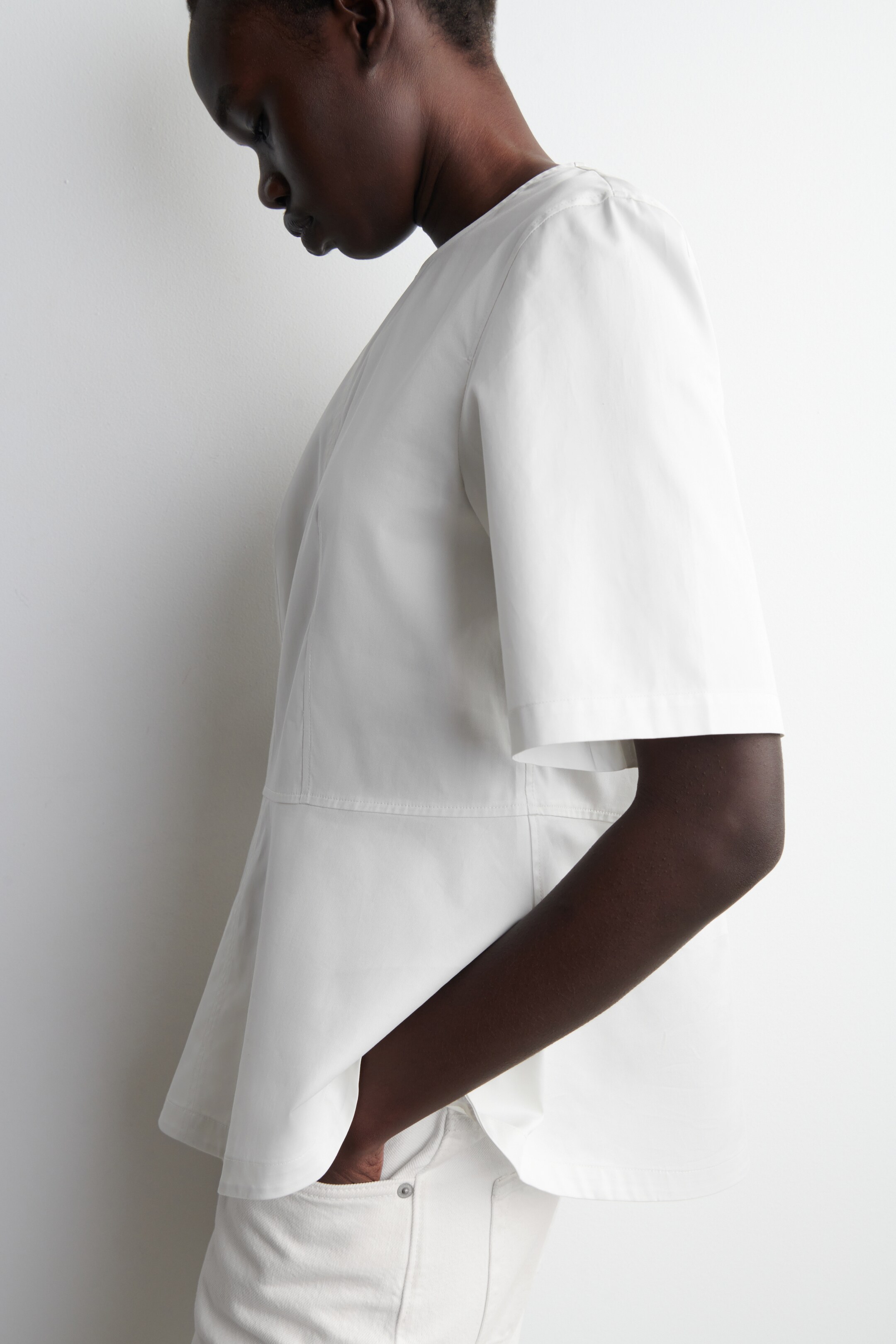 Zobrazit větší obrázek: BAVLNĚNÝ TOP S VOLÁNEM - BÍLÁ - ŽENY | H&M CZ 3