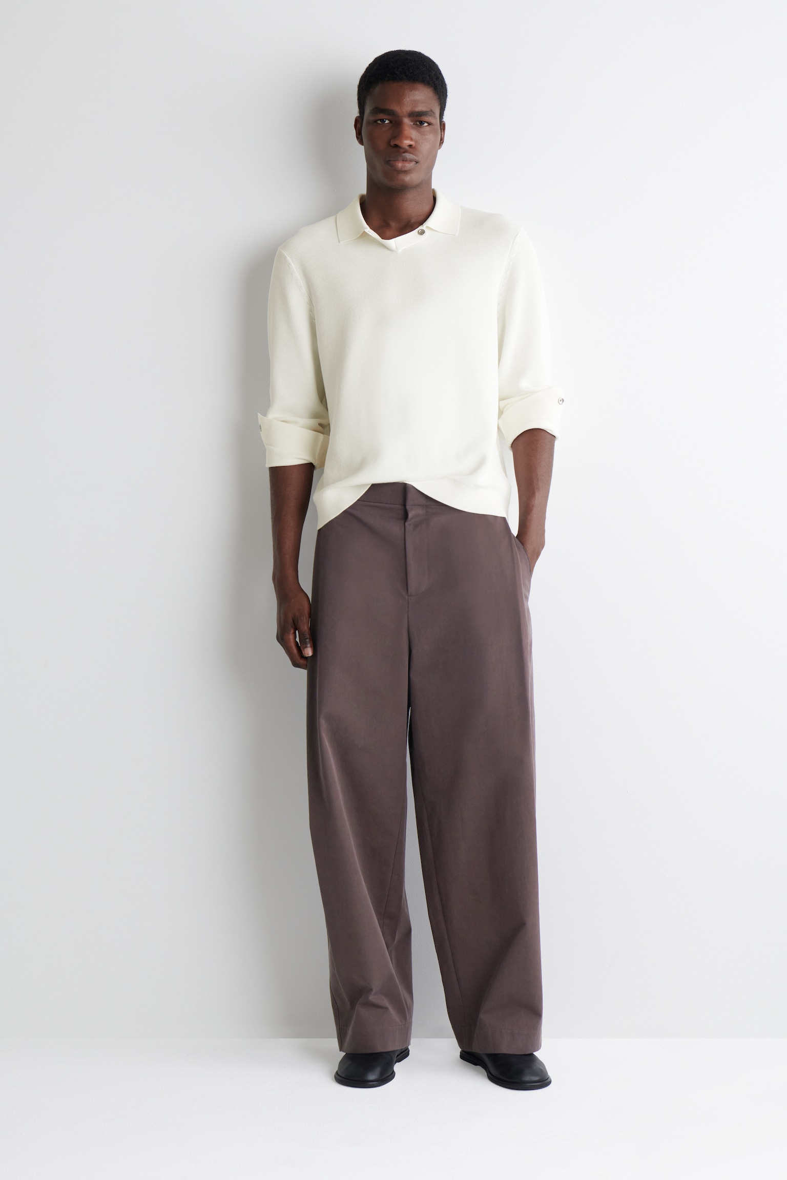WIDE-LEG PLEATED COTTON TROUSERS - DARK BROWN/NAVY