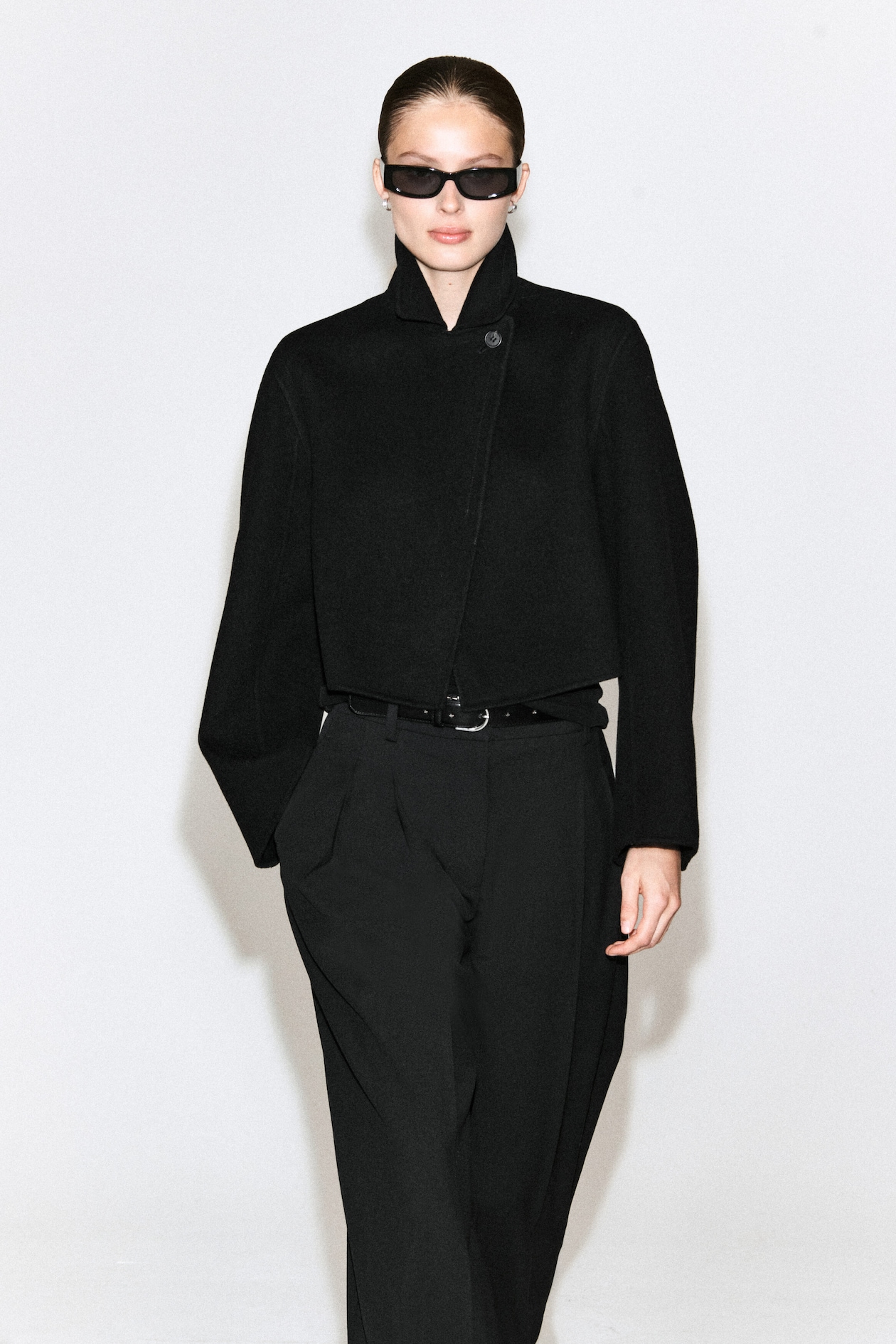 OVERSIZED CROPPED DOUBLE-FACED WOOL JACKET — BLACK
