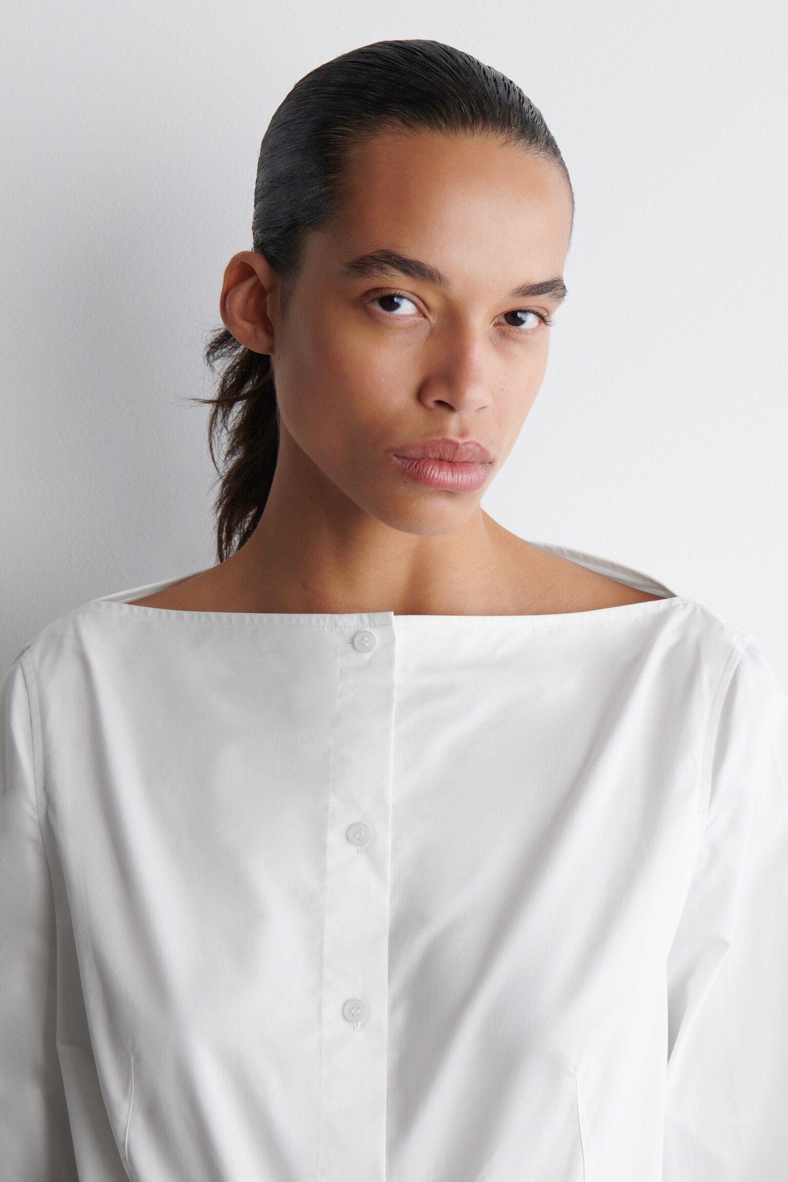 CAMISA DE ALGODÓN CON CUELLO BARCO - BLANCO - 5
