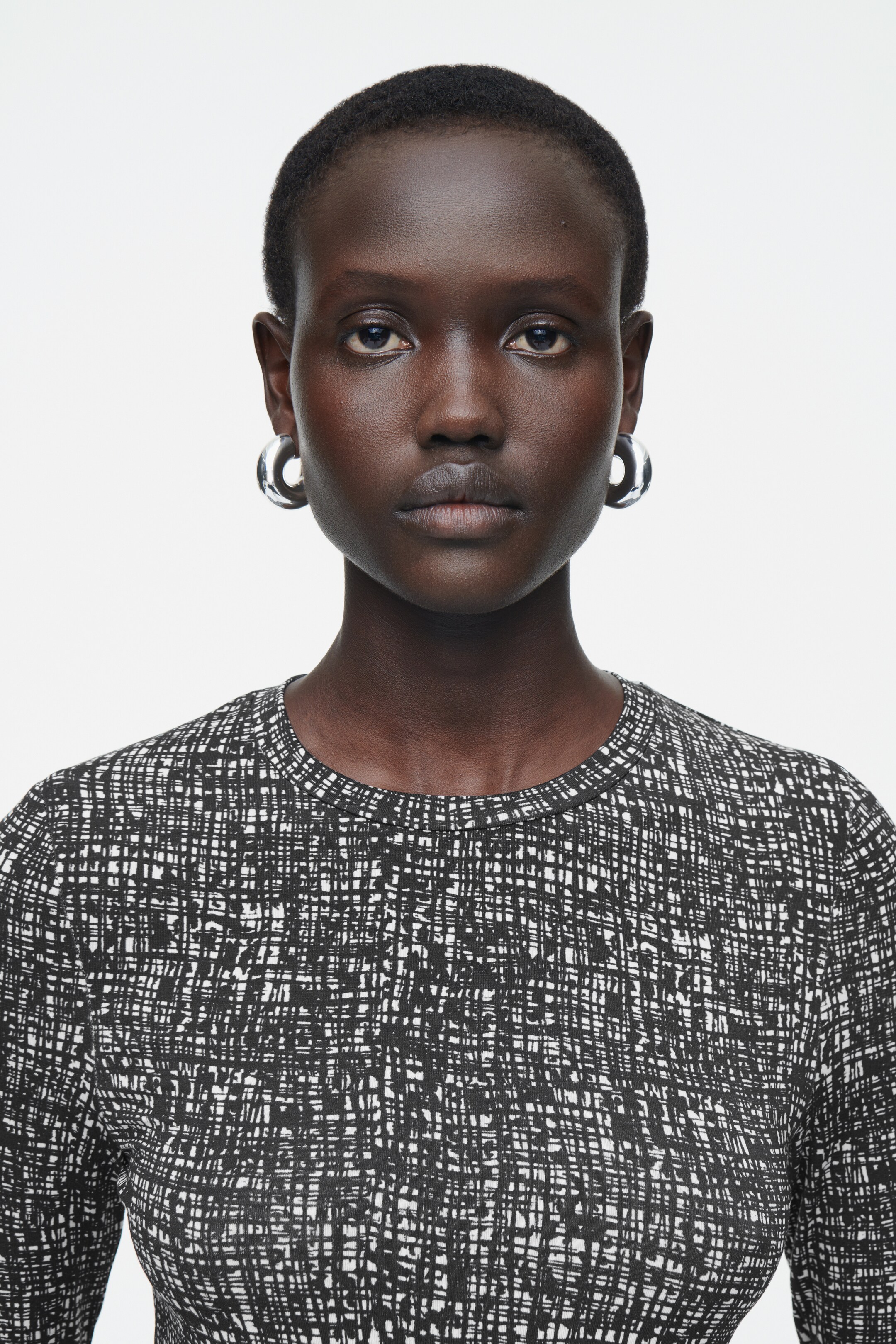 Grotere afbeelding bekijken: SLANKE LICHTGEWICHT LANGEMOUWEN TOP - BLACK / WHITE - DAMES | H&M BE 5