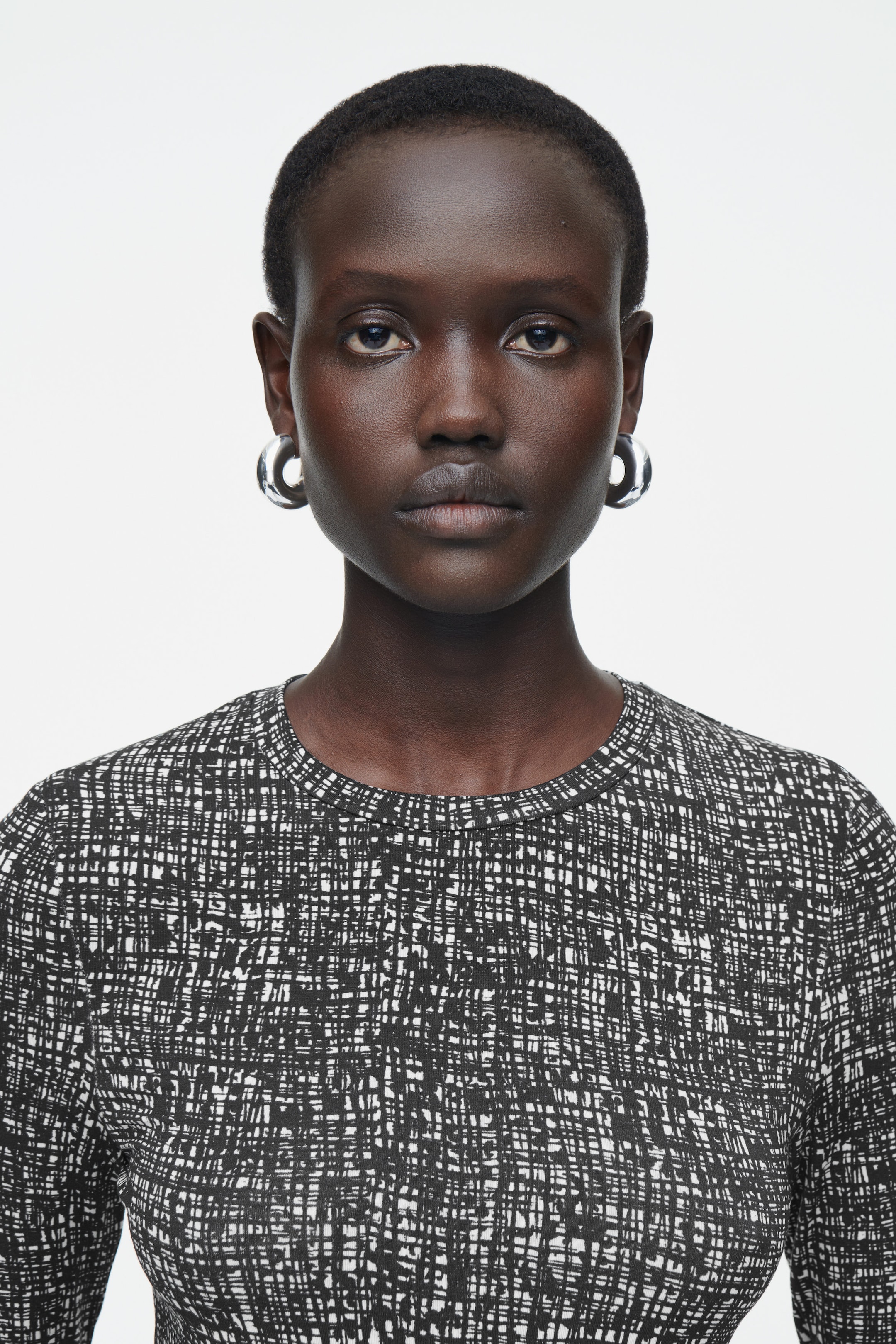 SLIM LONG-SLEEVE TOP