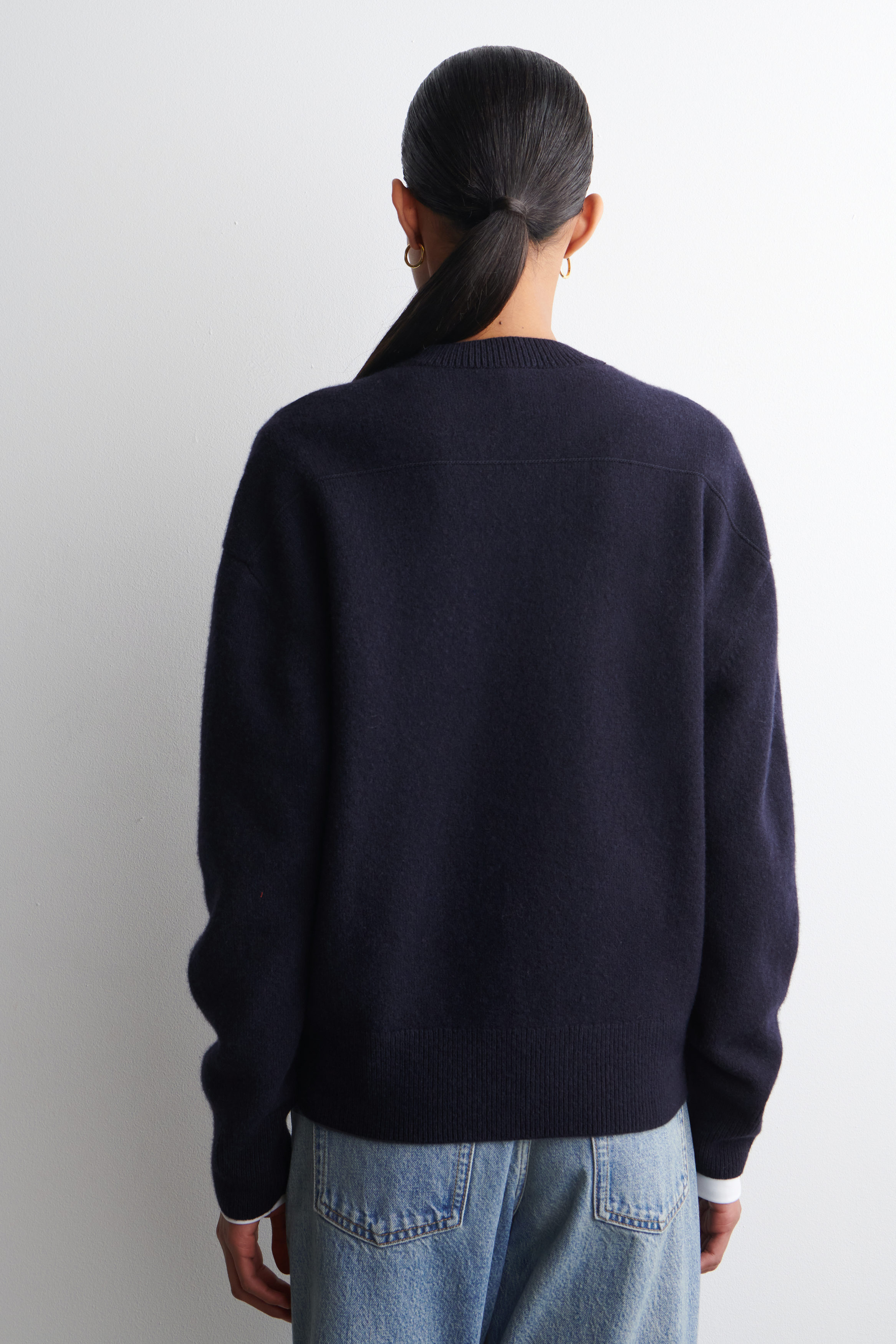 ROUNDED WOOL V-NECK JUMPER - NAVY | COS DE
