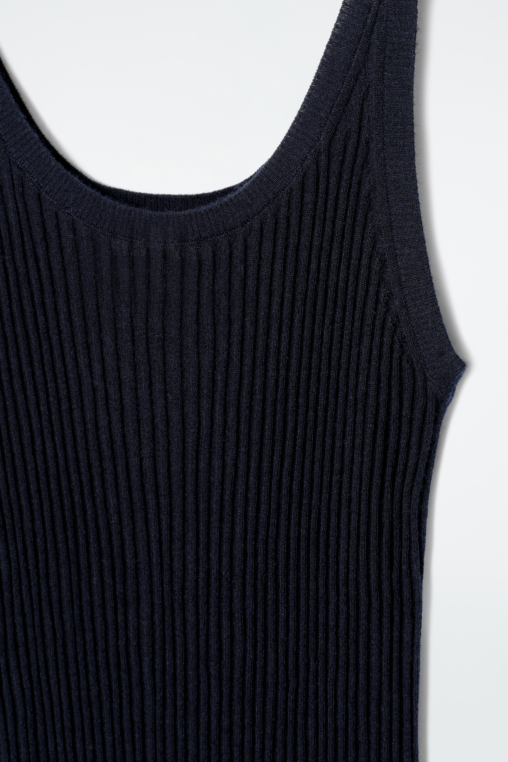 Grotere afbeelding bekijken: GERIBDE KASJMIR-ZIJDE TANKTOP - MARINEBLAUW - DAMES | H&M BE 7
