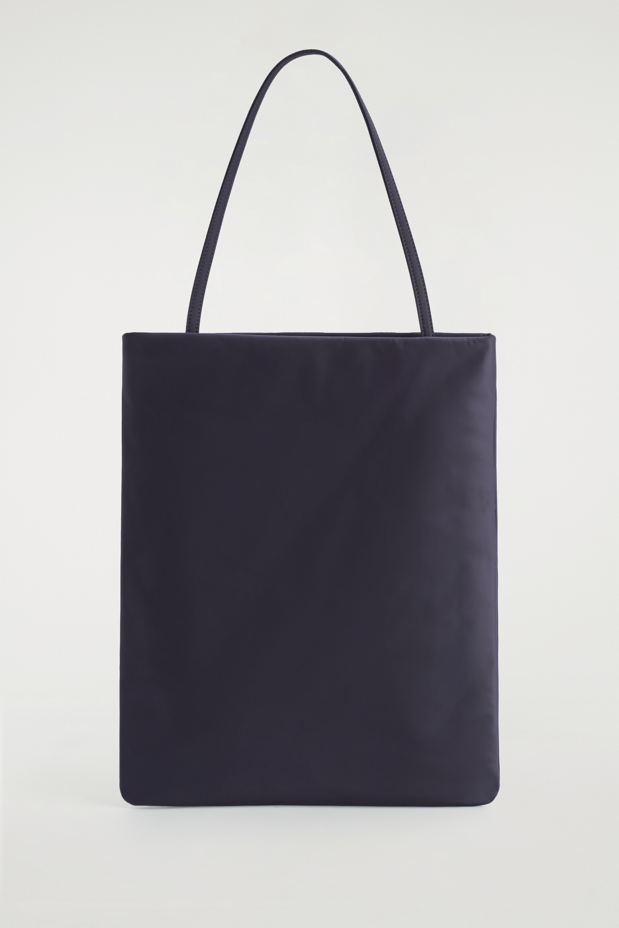 Grösseres Bild ansehen: ARCHIVE TOTE BAG - NYLON - NAVYBLAU - DAMEN | H&M CH 3