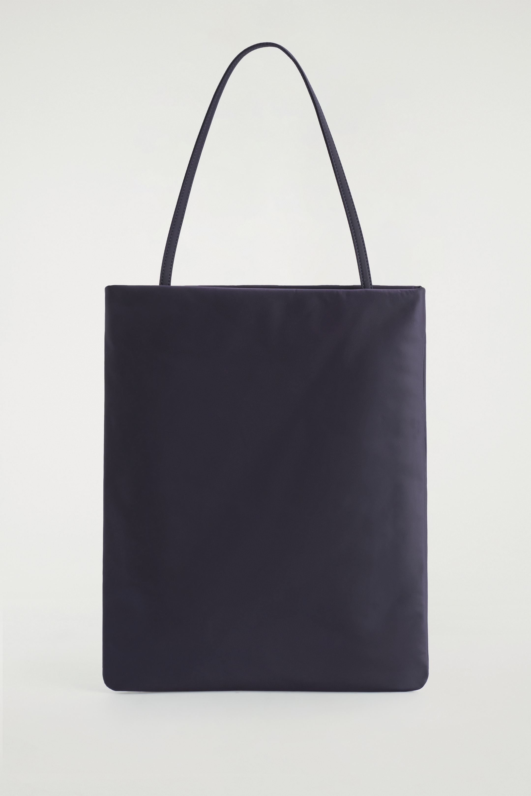 Visualizza immagine più grande: BORSA TOTE ARCHIVE IN NYLON - BLU NAVY - DONNA | H&M IT 3