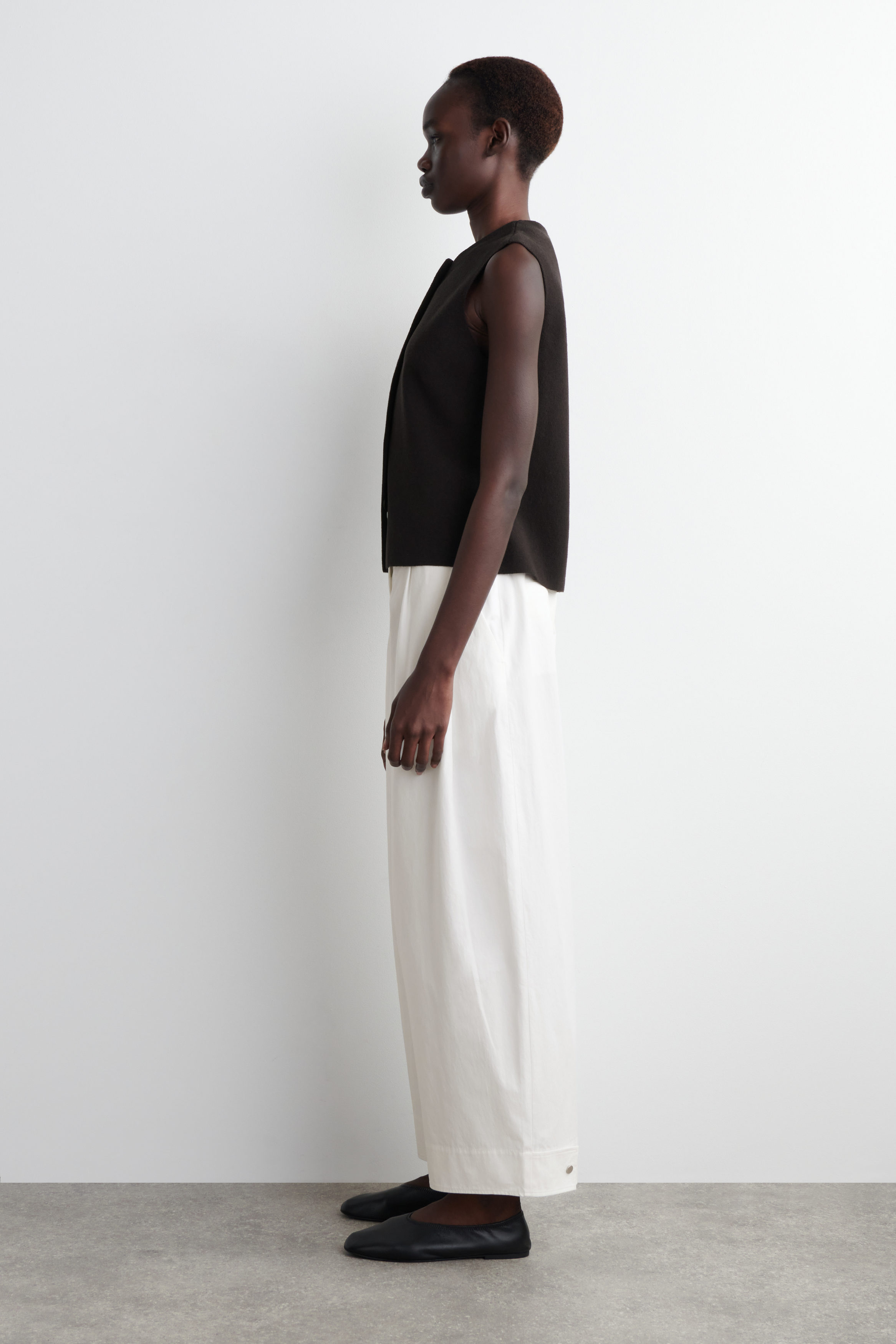 COTTON BARREL-LEG PANTS - WHITE | COS