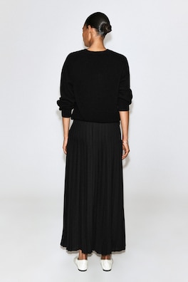 PLEATED CREPE MIDI SKIRT — BLACK 5