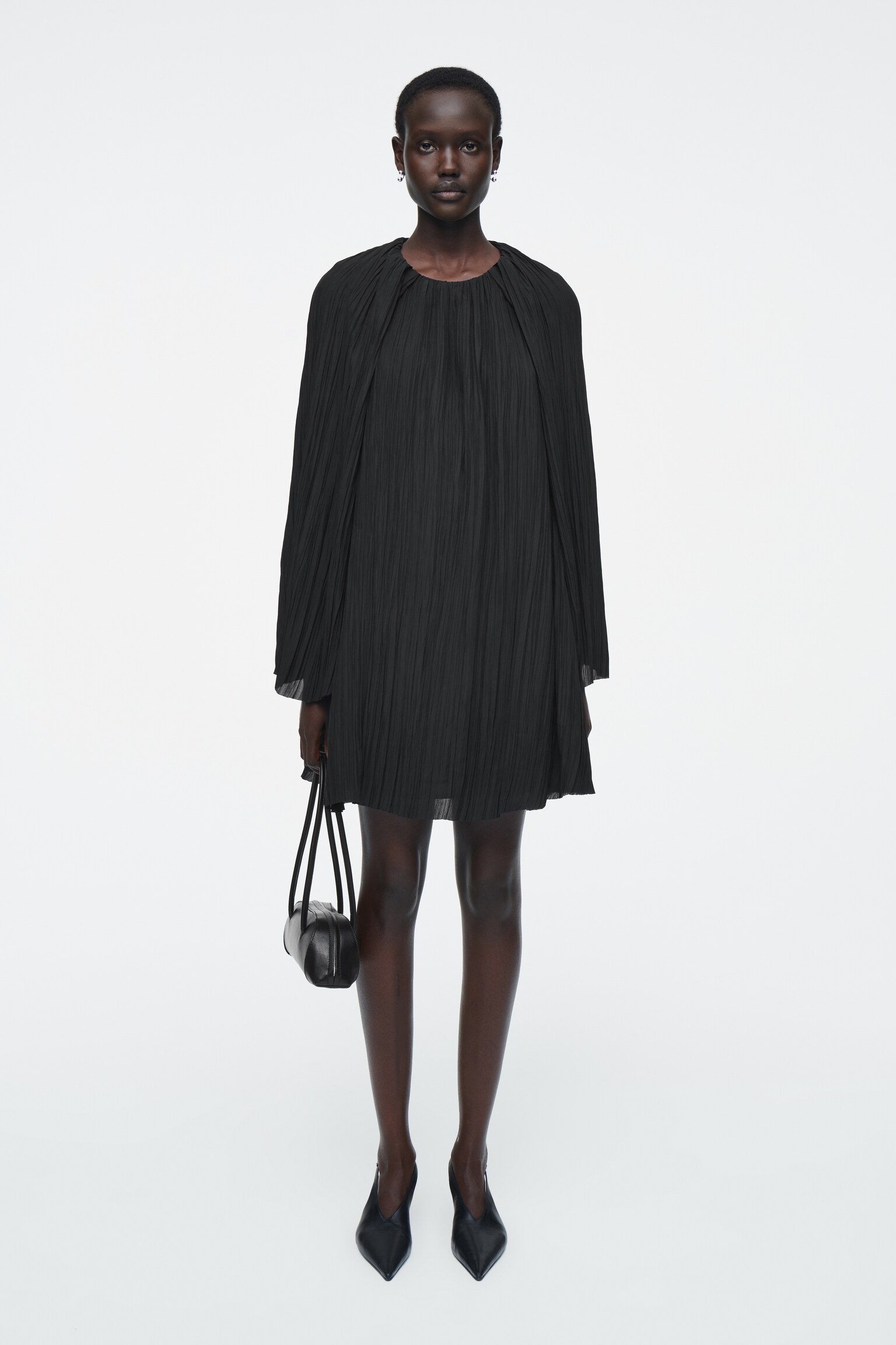 ROBE COURTE PLISSÉE - NOIR