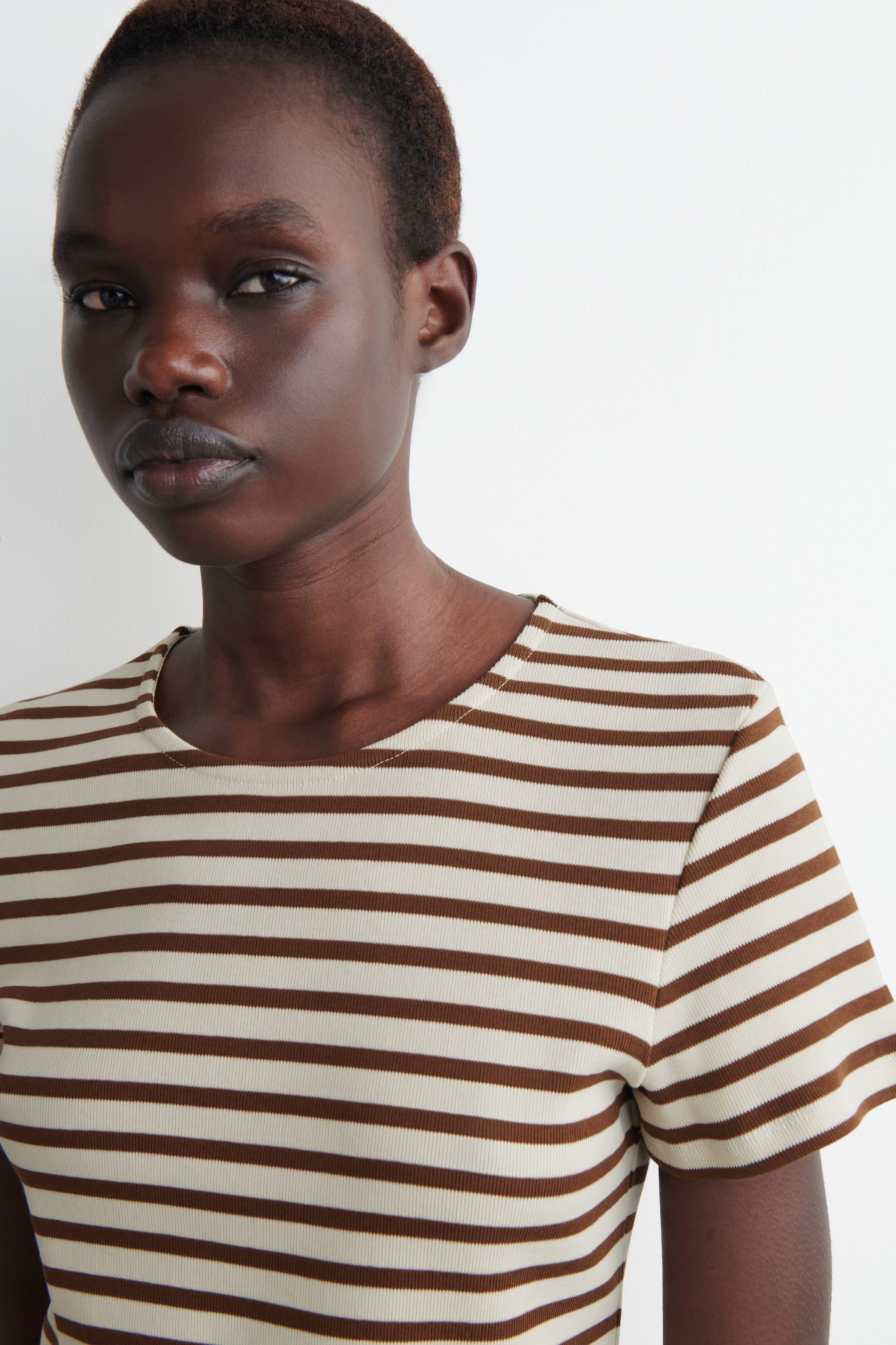 SHRUNKEN SLIM RIBBED T-SHIRT