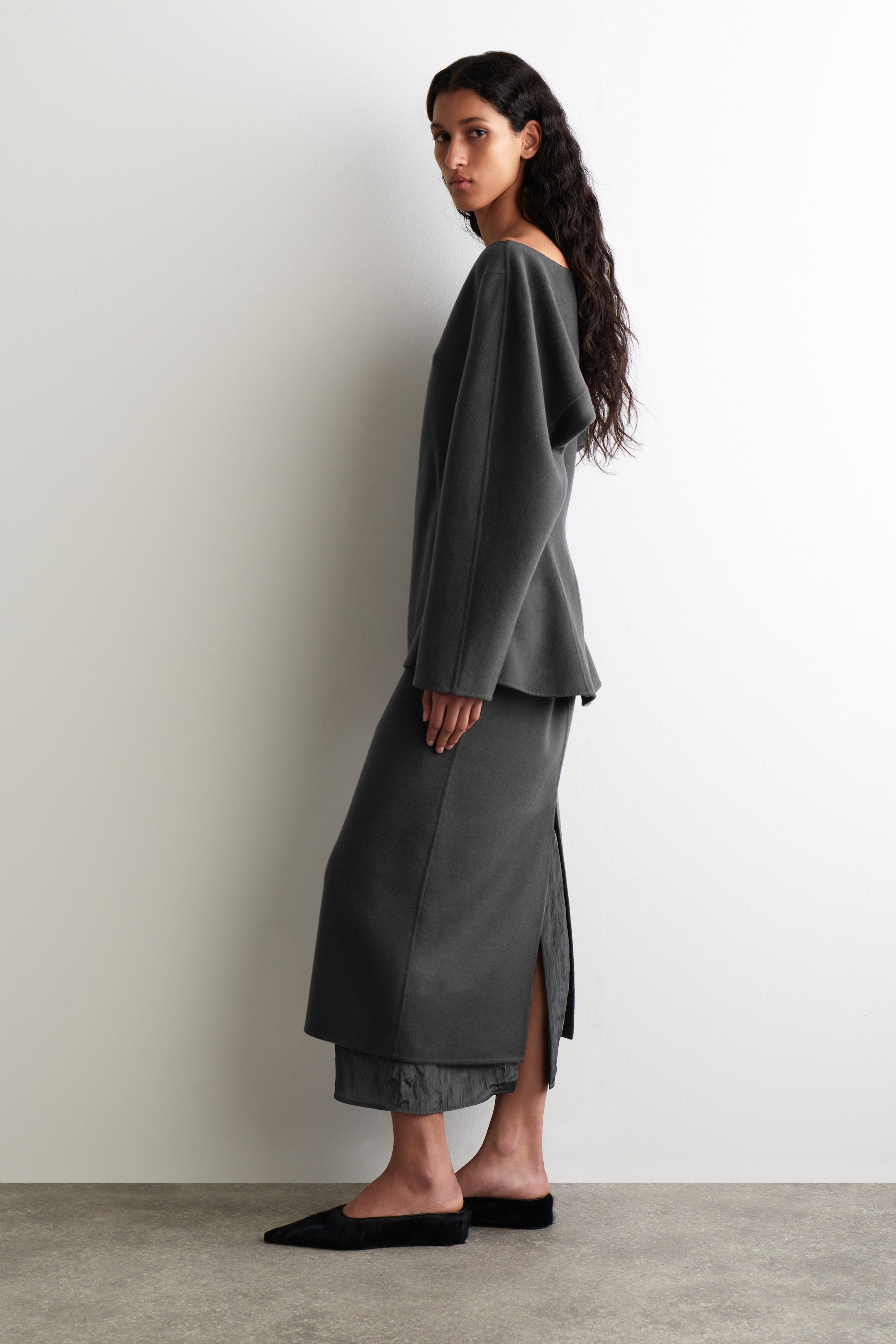 DOUBLE-FACED WOOL PENCIL SKIRT