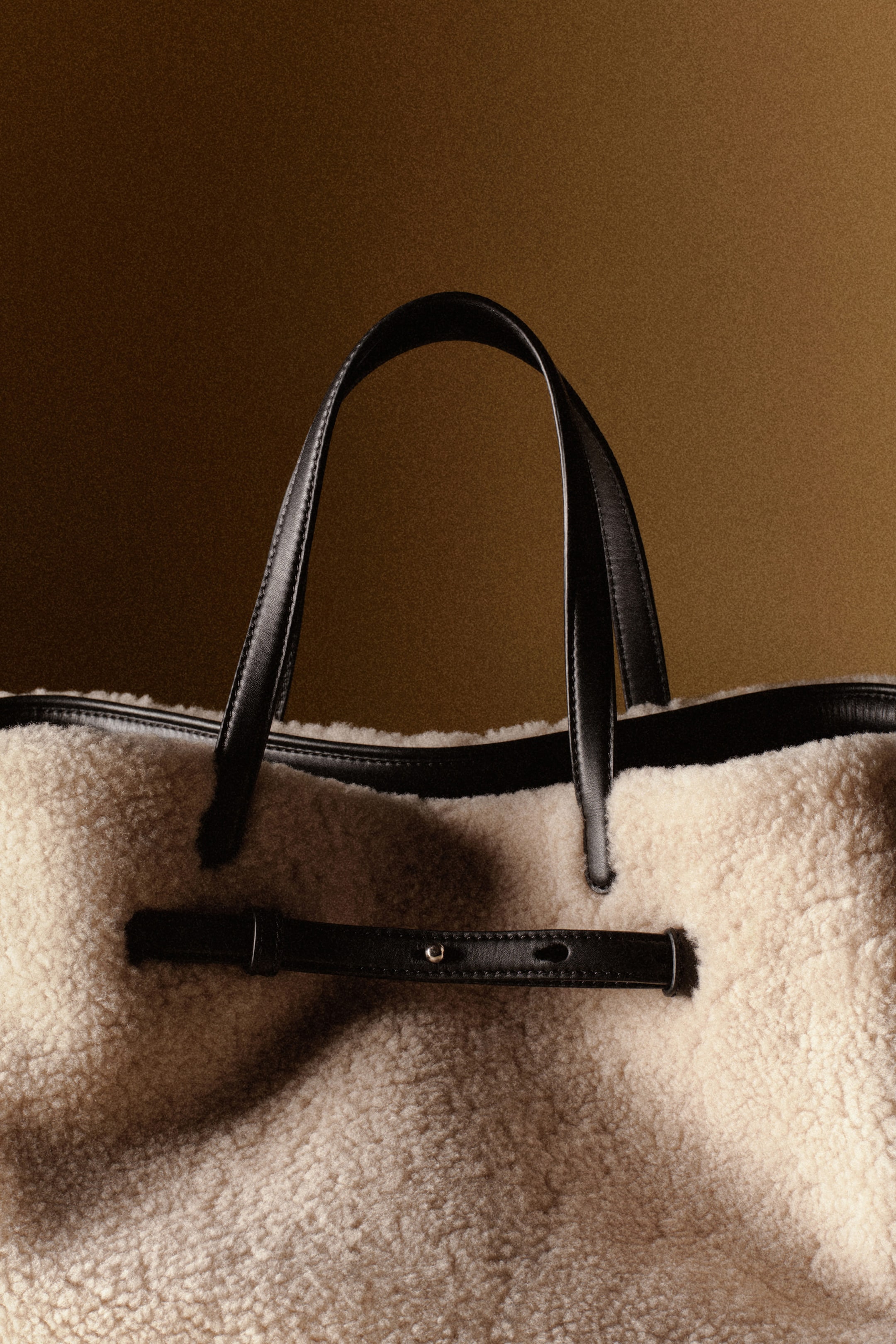 CHALET TOTE BAG - SHEARLING