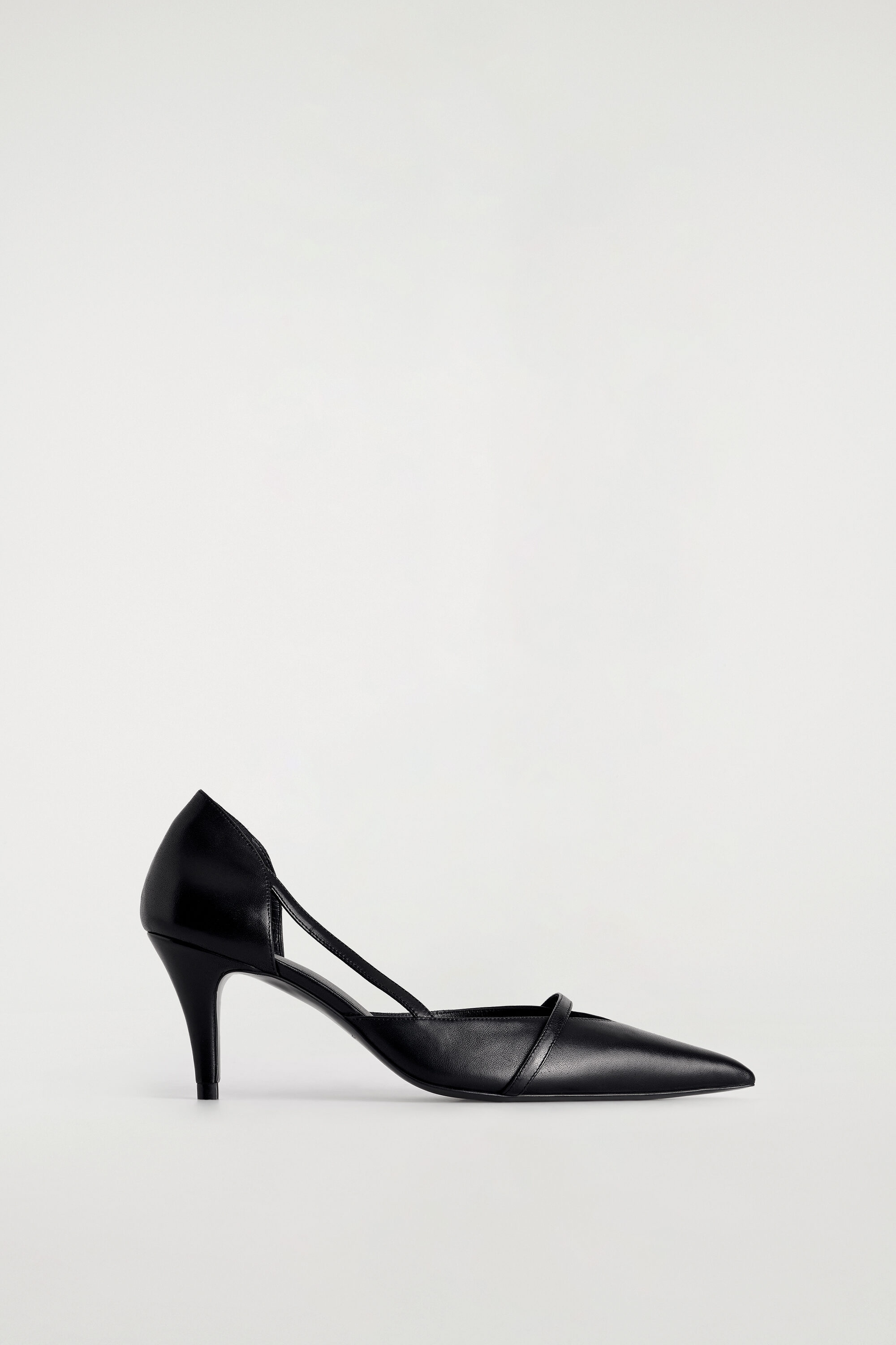 STRAP-DETAIL LEATHER PUMPS