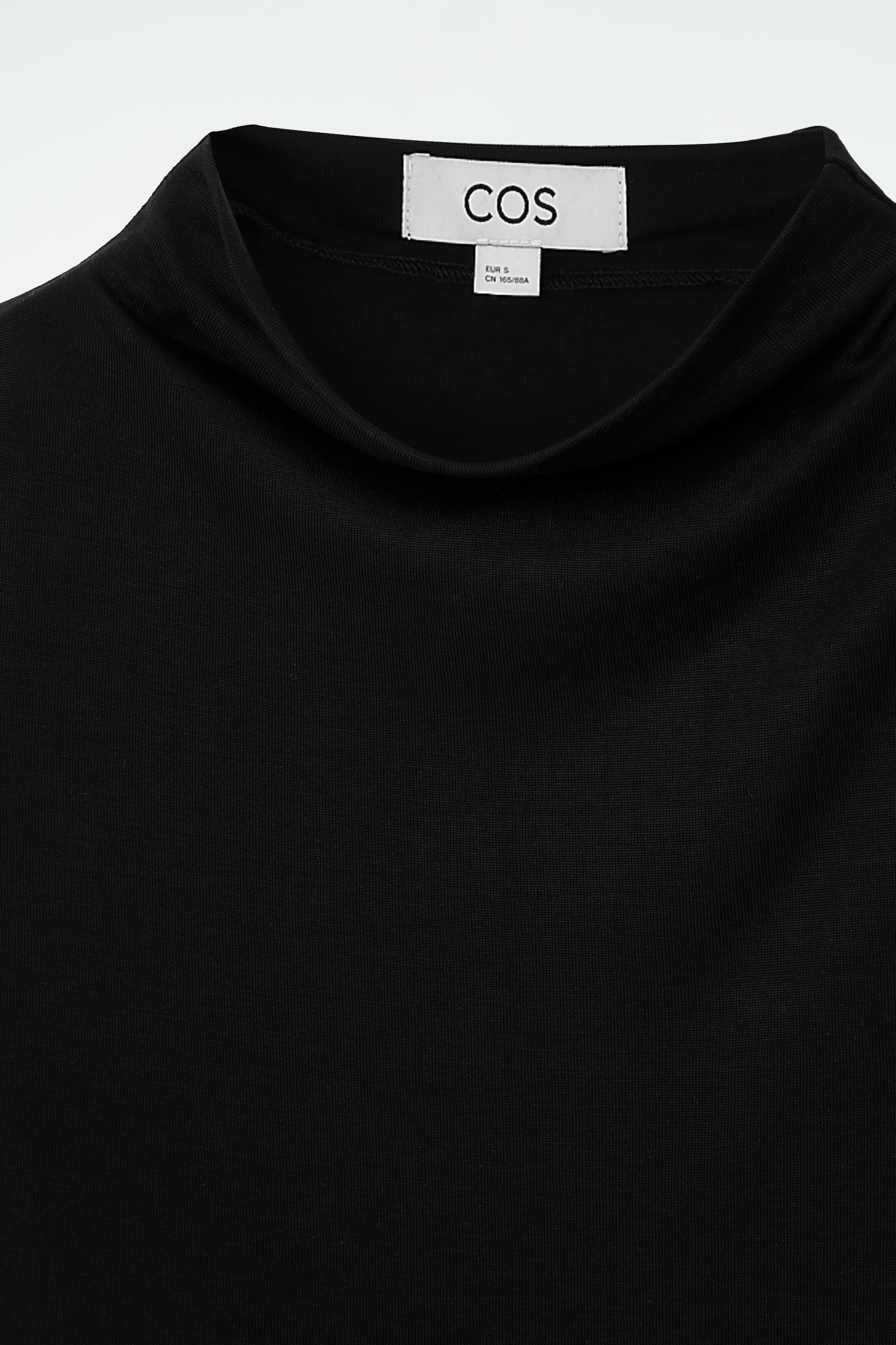 Grösseres Bild ansehen: ÄRMELLOSES TANKTOP MIT HOHEM KRAGEN - SCHWARZ - DAMEN | H&M CH 2