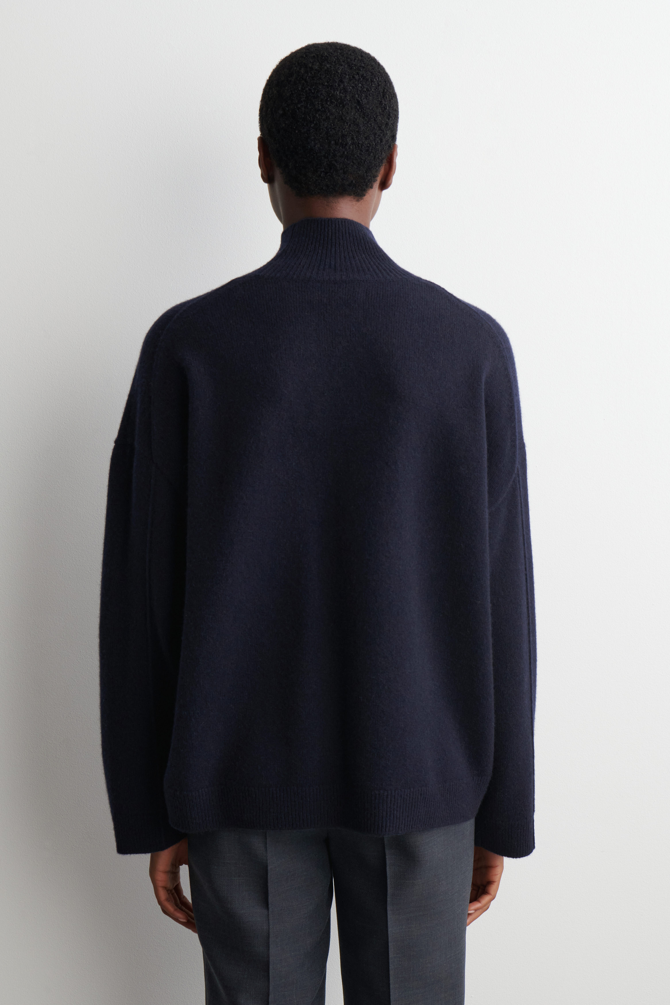【美品】COS ドライバーズニット ファンネルネック ウール100% NAVY PANELLED MERINO WOOL FUNNEL-NECK JUMPER パネルデザイン メリノ