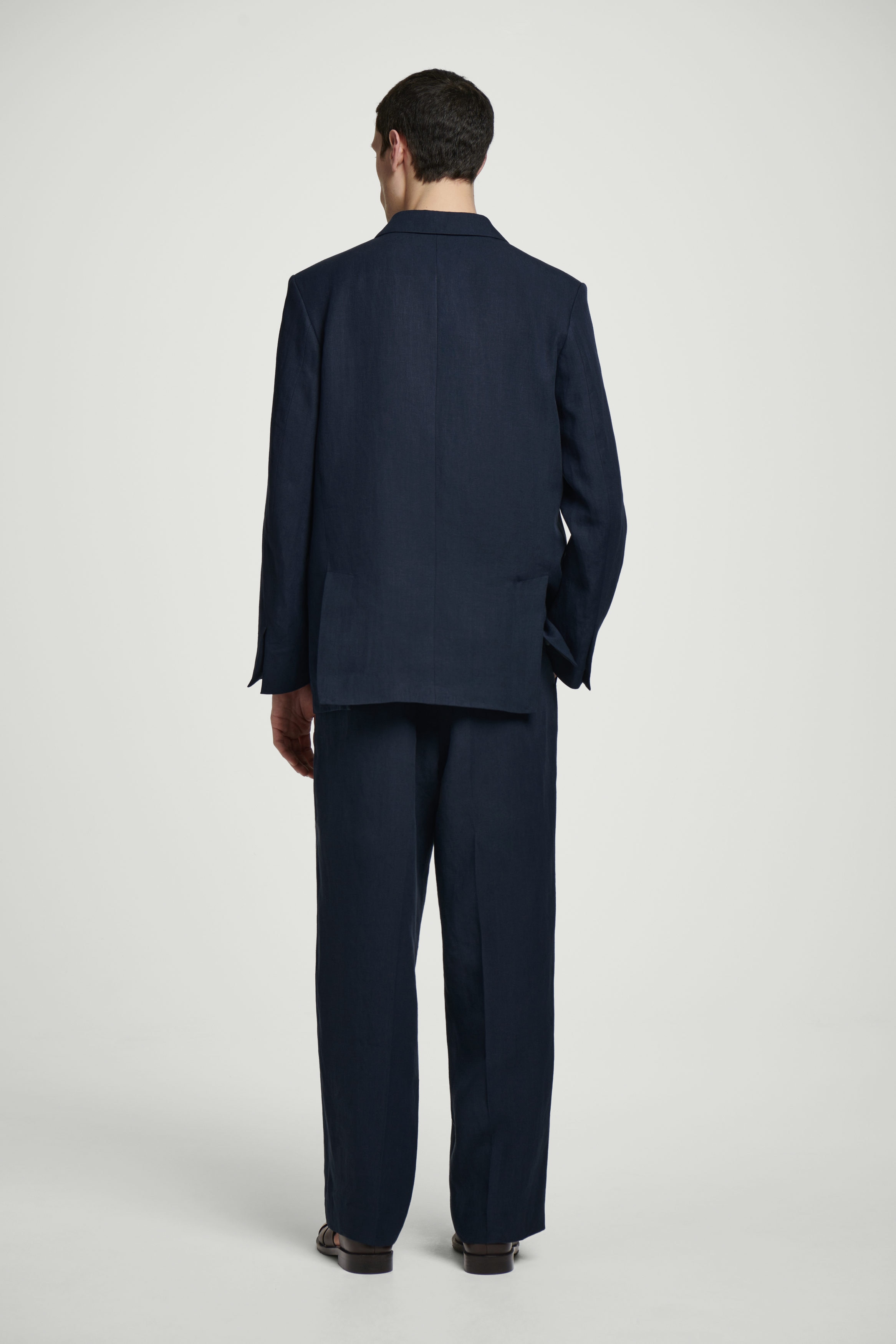 RELAXED DOUBLE-BREASTED LINEN BLAZER - NAVY | COS