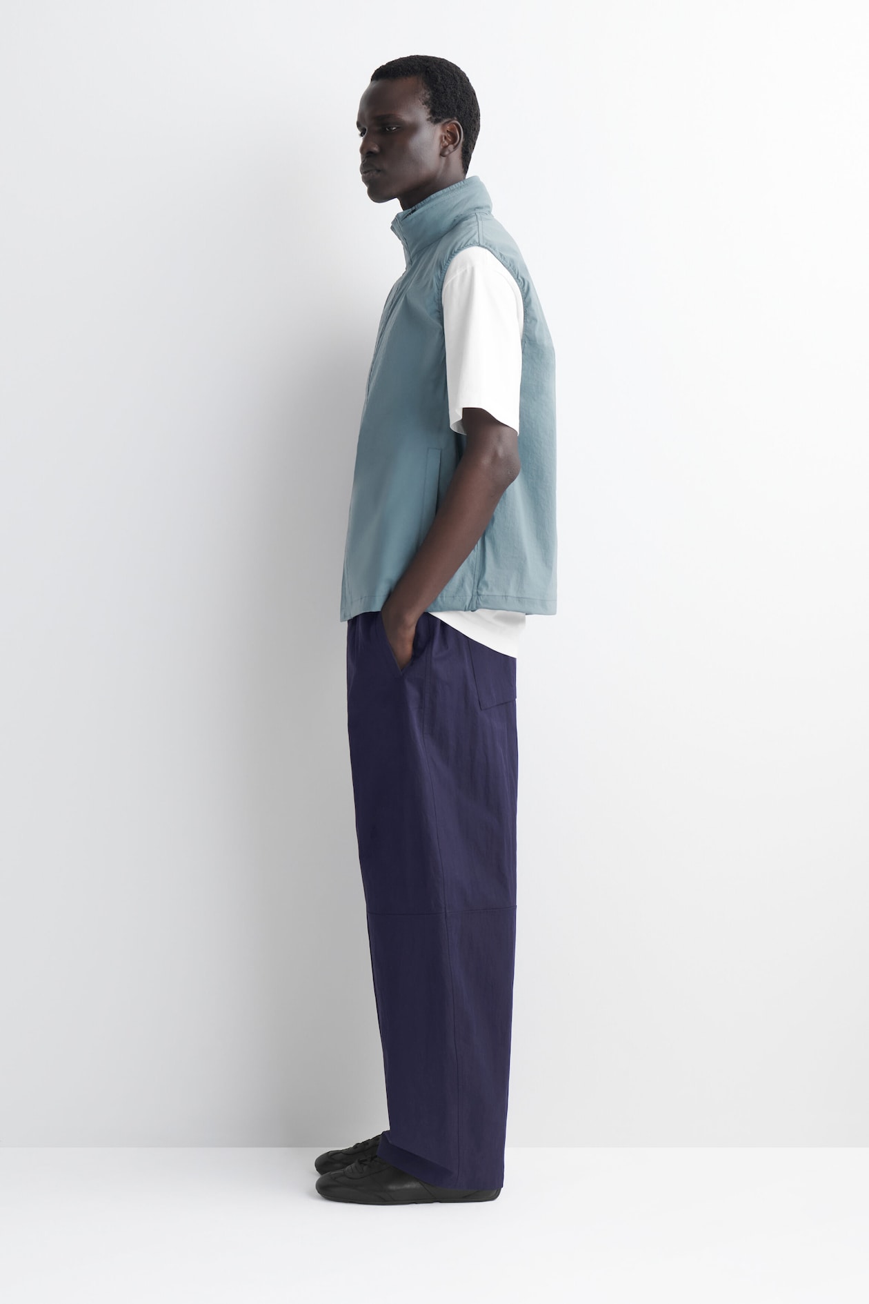TECHNICAL WATER-RESISTANT NYLON GILET — STEEL BLUE