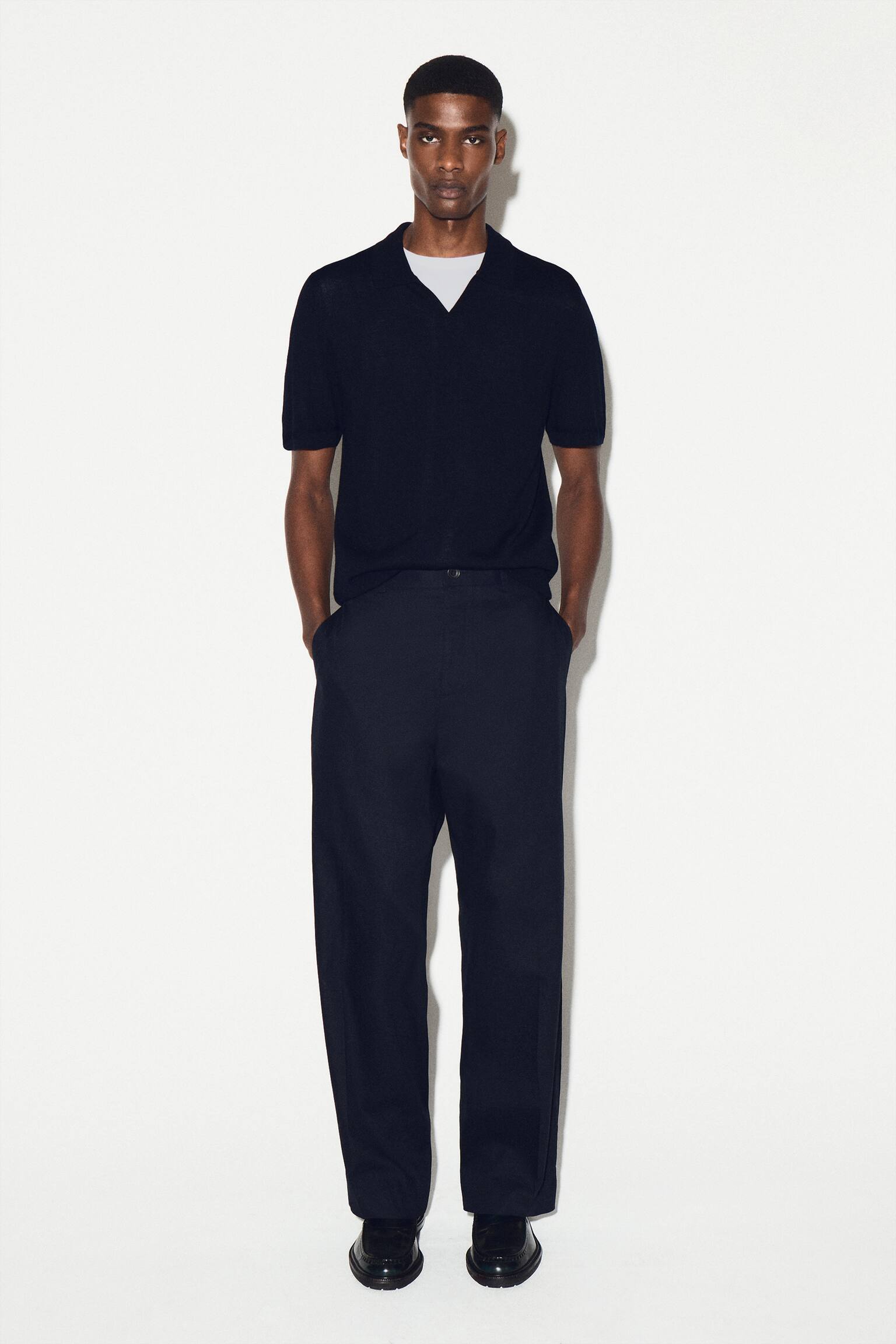 POLOSHIRT AUS MERINOWOLLE MIT OFFENEM KRAGEN - NAVYBLAU/KHAKI - 7