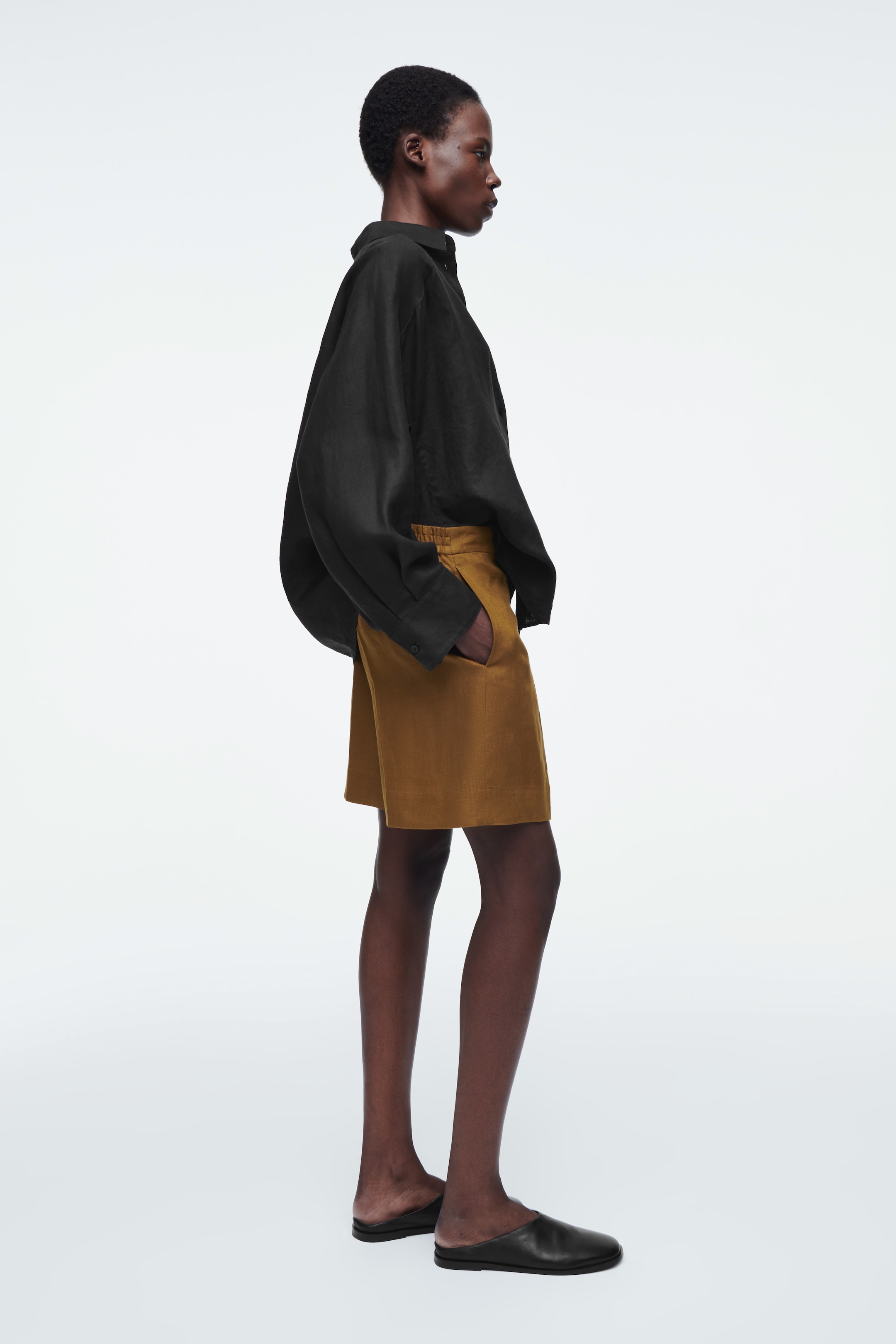 Visualizza immagine più grande: SHORTS SARTORIALI IN LINO - OCRA - DONNA | H&M IT 3