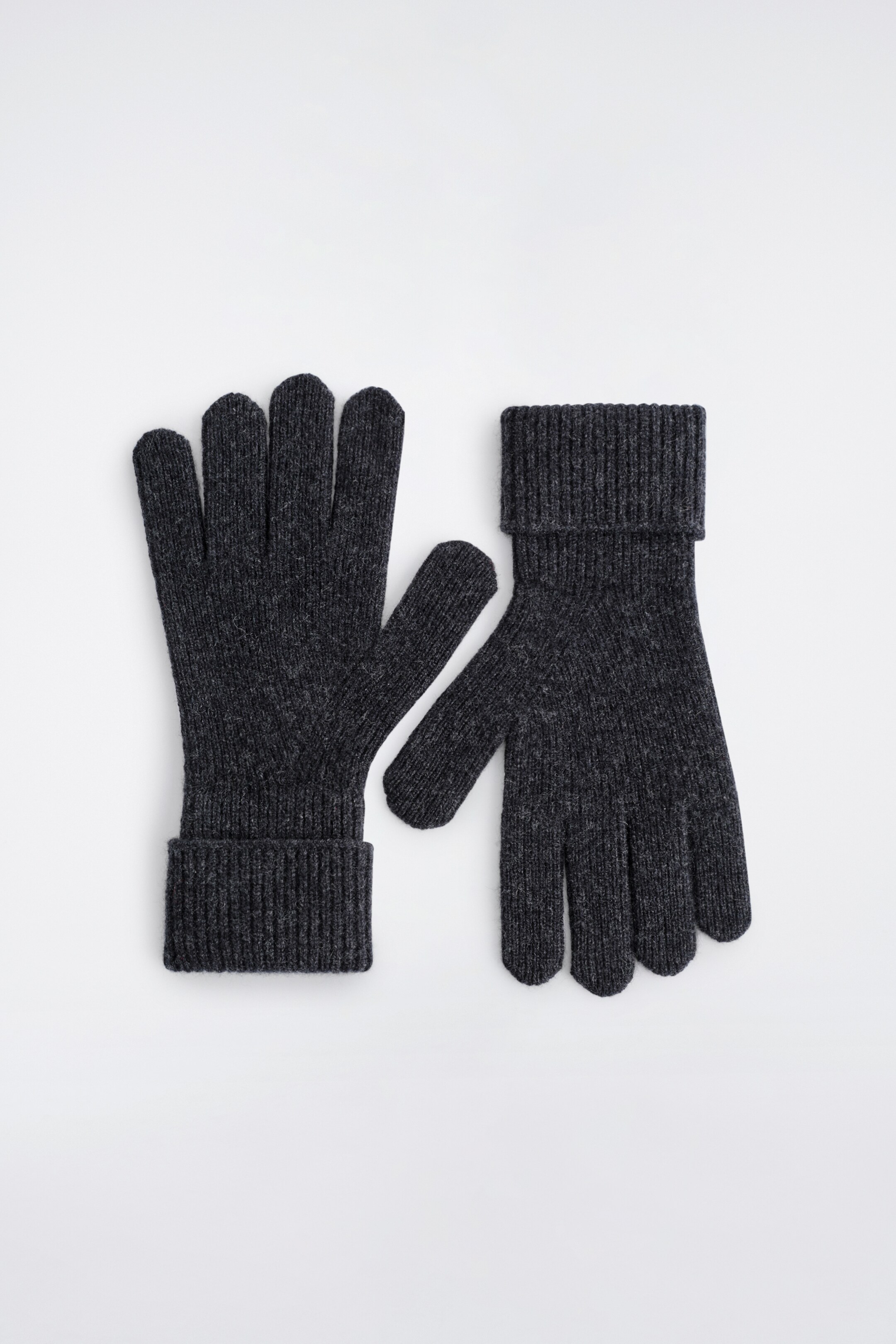 Ver imagen más grande: GUANTES DE CANALÉ DE CASHMERE - NEGRO - HOMBRE | H&M ES 2