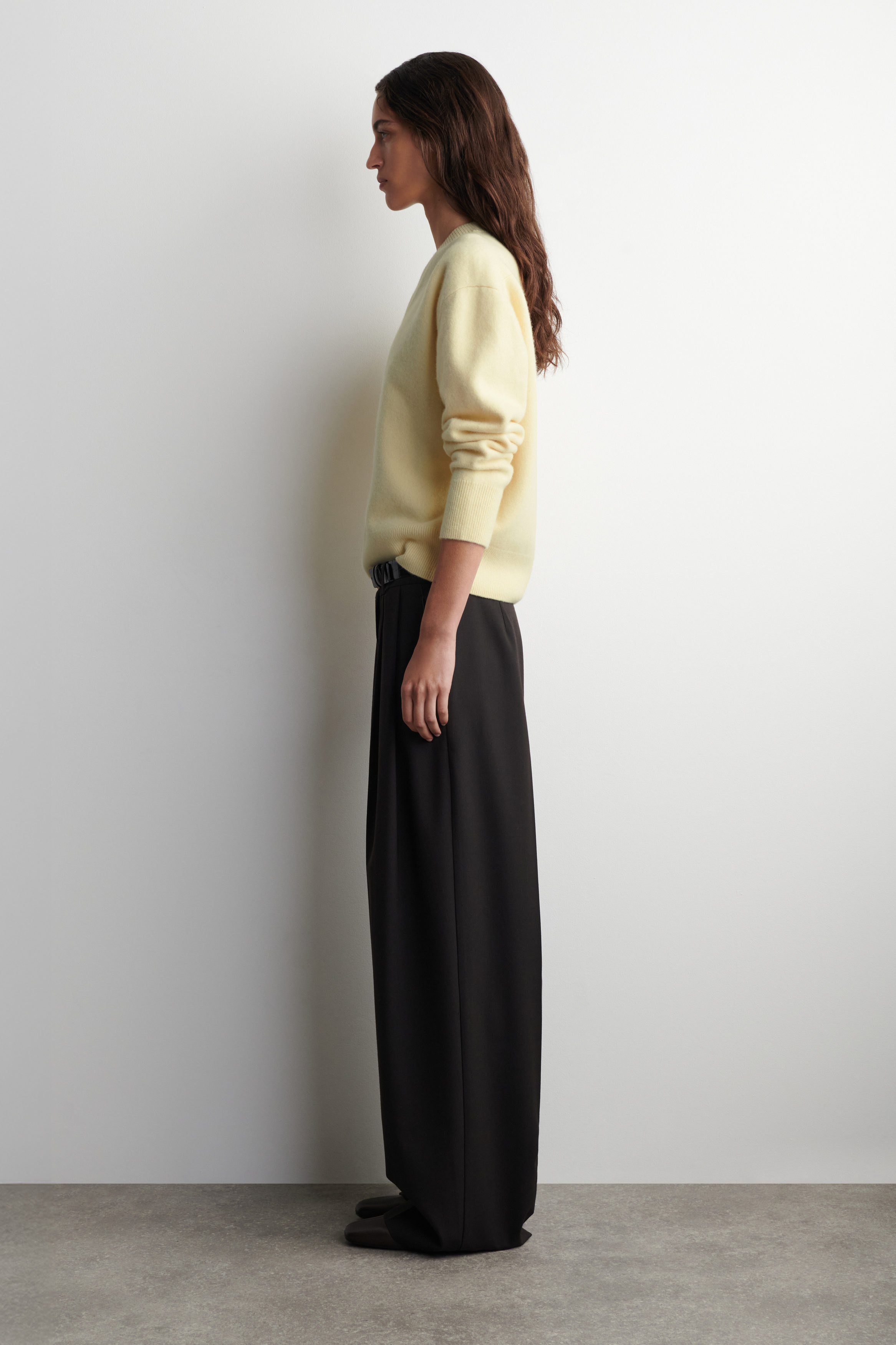 ROUNDED WOOL V-NECK SWEATER - BUTTER YELLOW | COS US