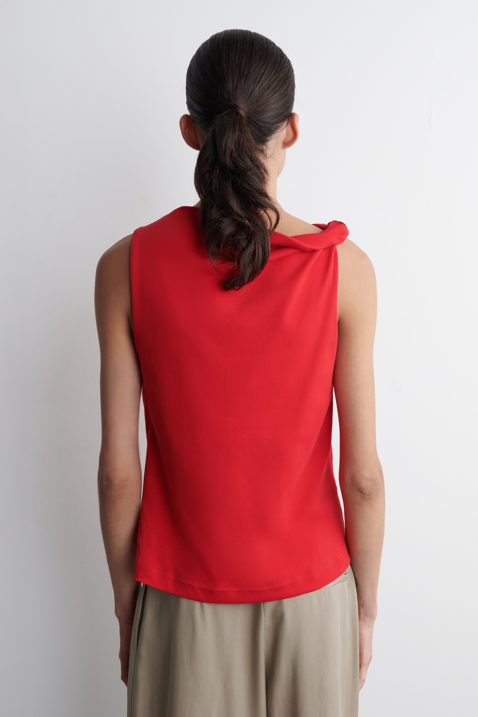 OBERTEIL AUS BAUMWOLLE MIT TWIST-DETAIL - Rot/WEISS/NAVYBLAU - 4