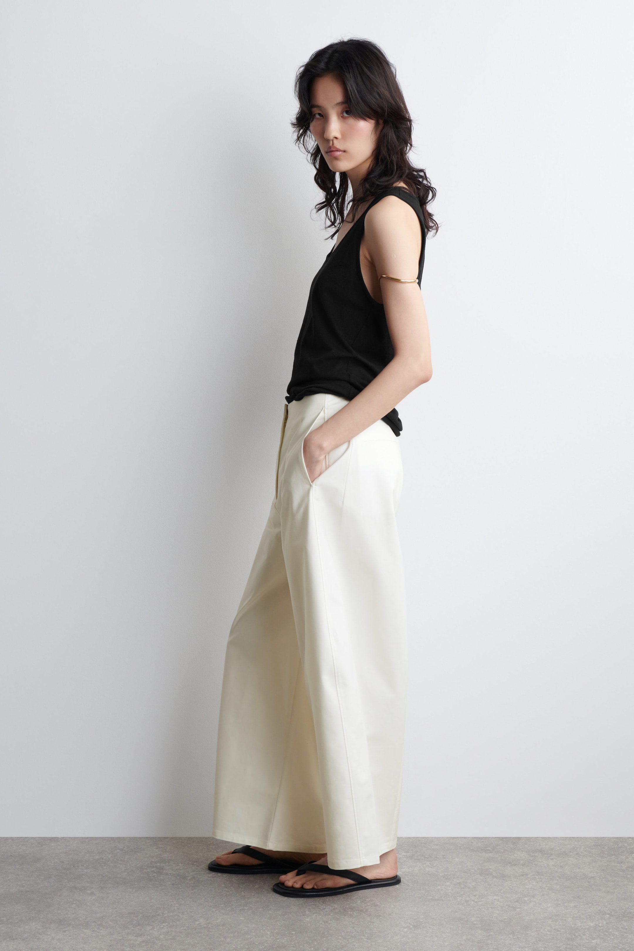 CROPPED BARREL-LEG COTTON TROUSERS
