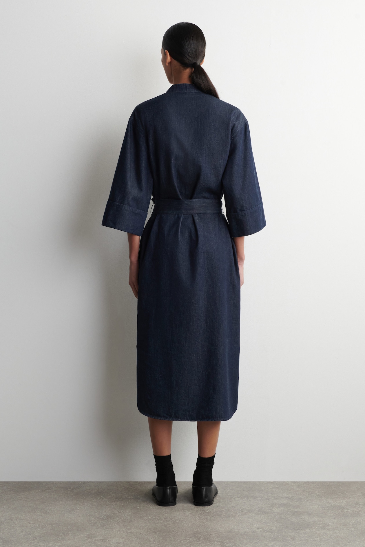 DENIM UTILITY MIDI SHIRT DRESS — DARK BLUE
