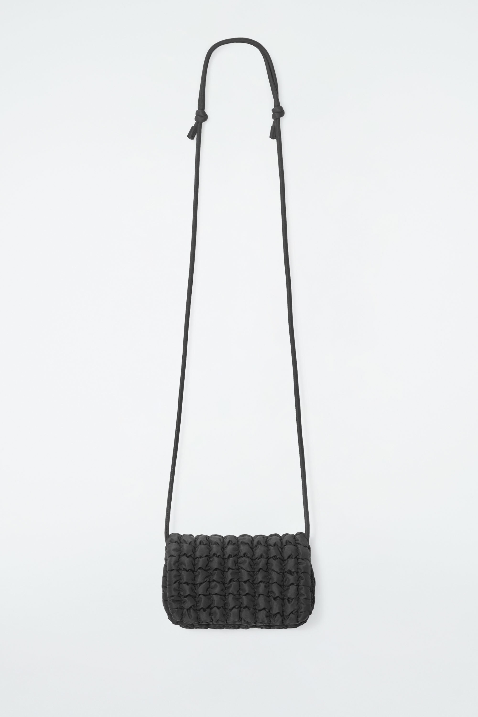 ◆送料無料◆COS QUILTED MESSENGER BAG BLACK◆正規品鑑定◆ QUILTED CROSSBODY MESSENGER BAG - BLACK | COS