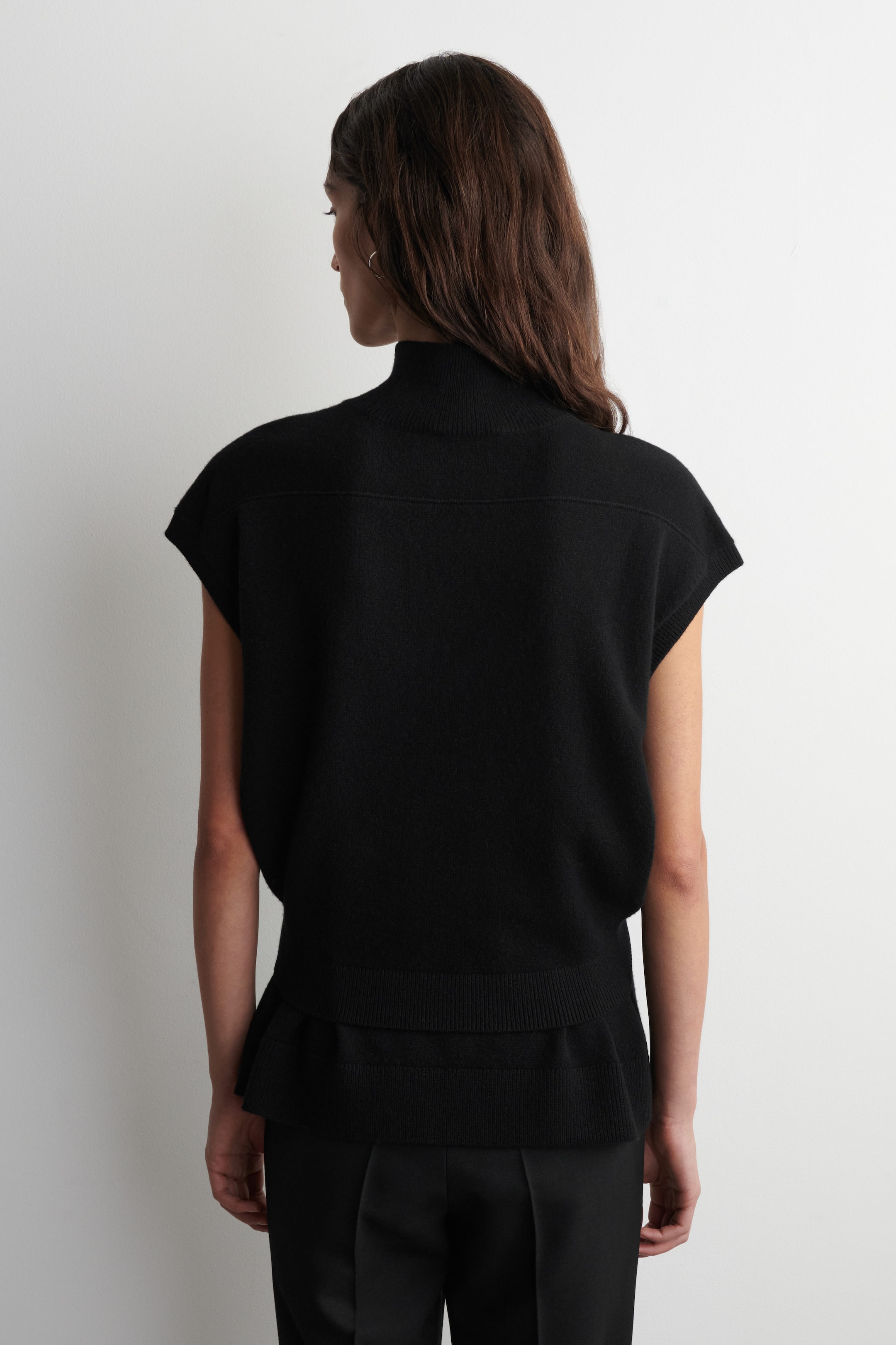 BELT-DETAIL FUNNEL-NECK WOOL VEST