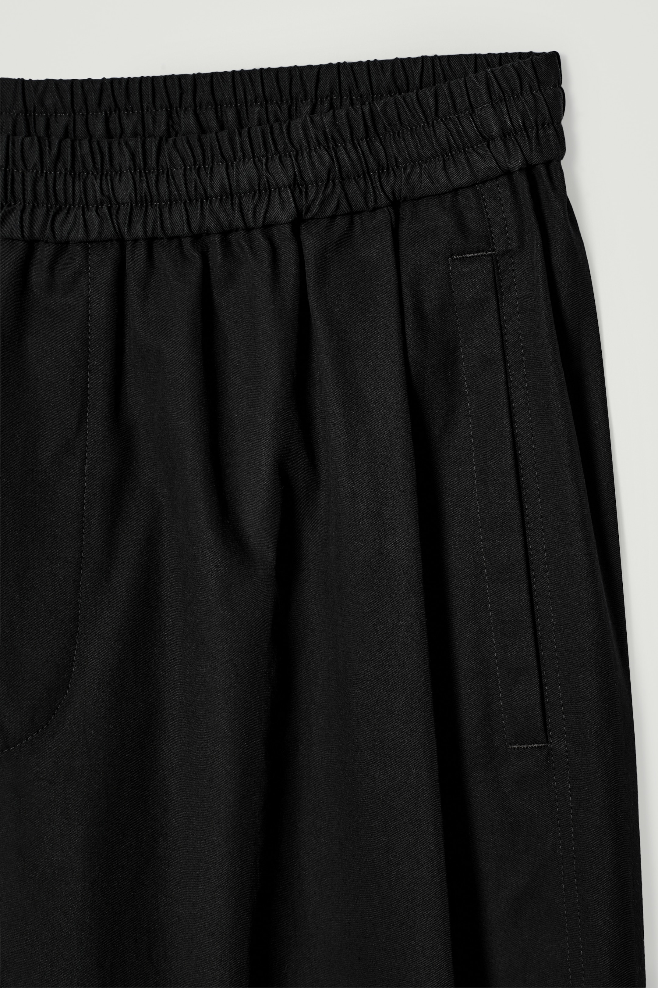 Visualizza immagine più grande: PANTALONI CROPPED ELASTICIZZATI A GAMBA LARGA - NERO - UOMO | H&M IT 7