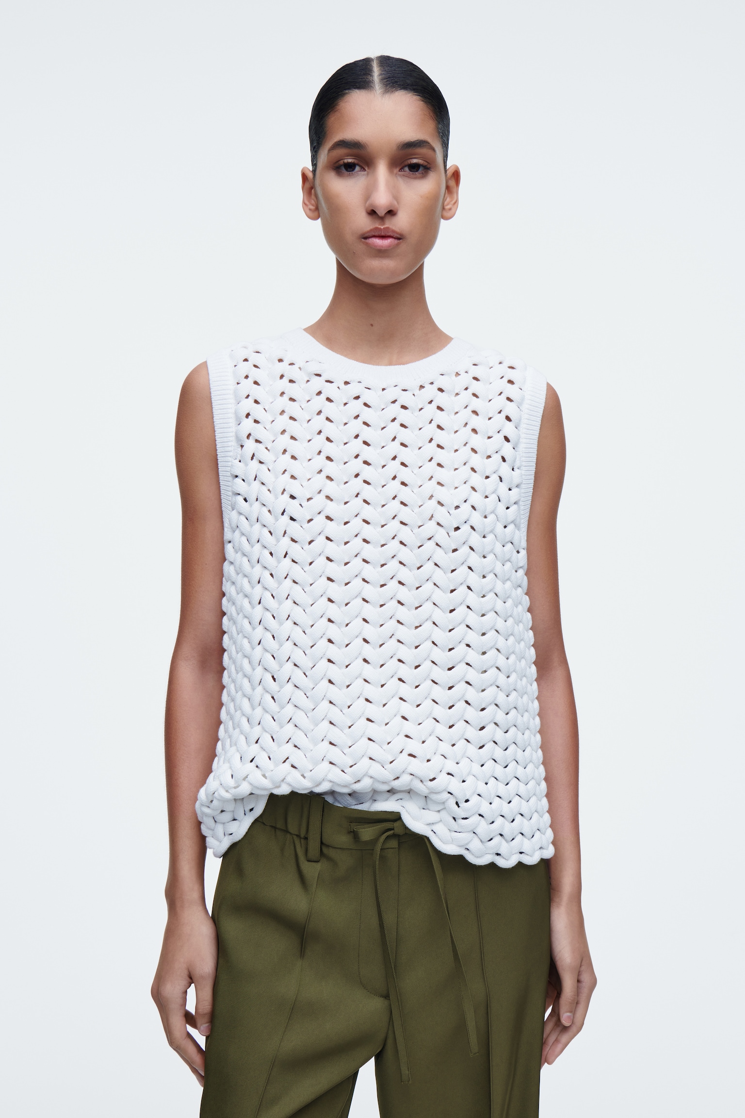 OPEN-KNIT VEST - WHITE