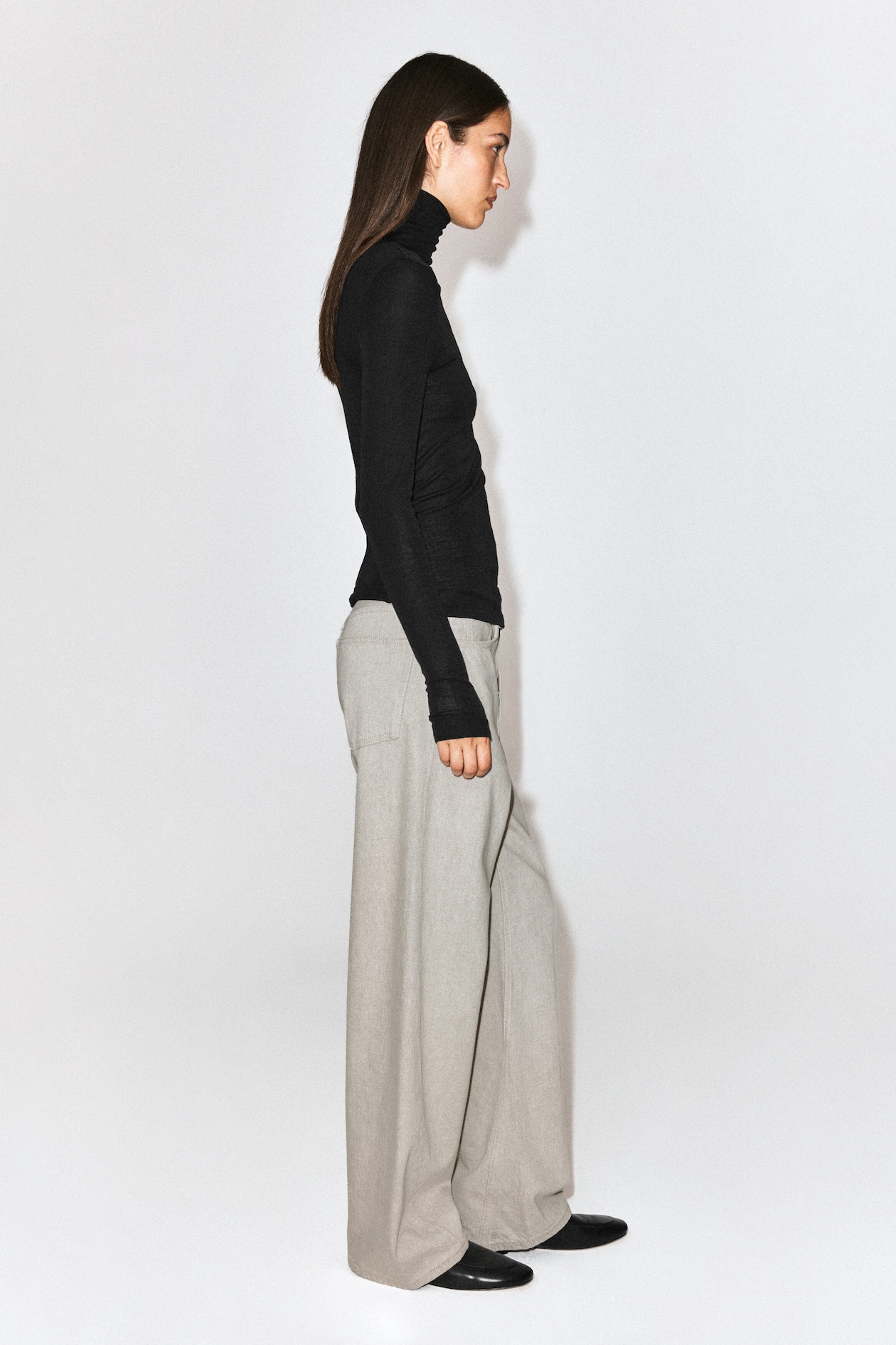 MERINO WOOL TURTLENECK TOP — BLACK