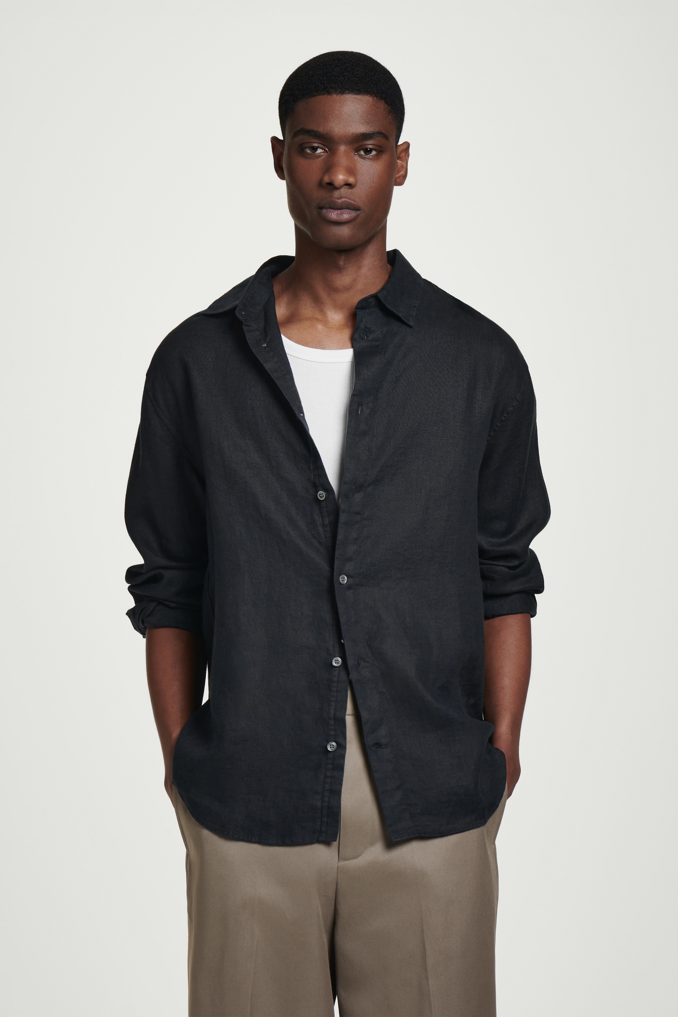 Visualizza immagine più grande: CAMICIA IN LINO DAL TAGLIO RILASSATO - BLU NAVY - UOMO | H&M IT 1