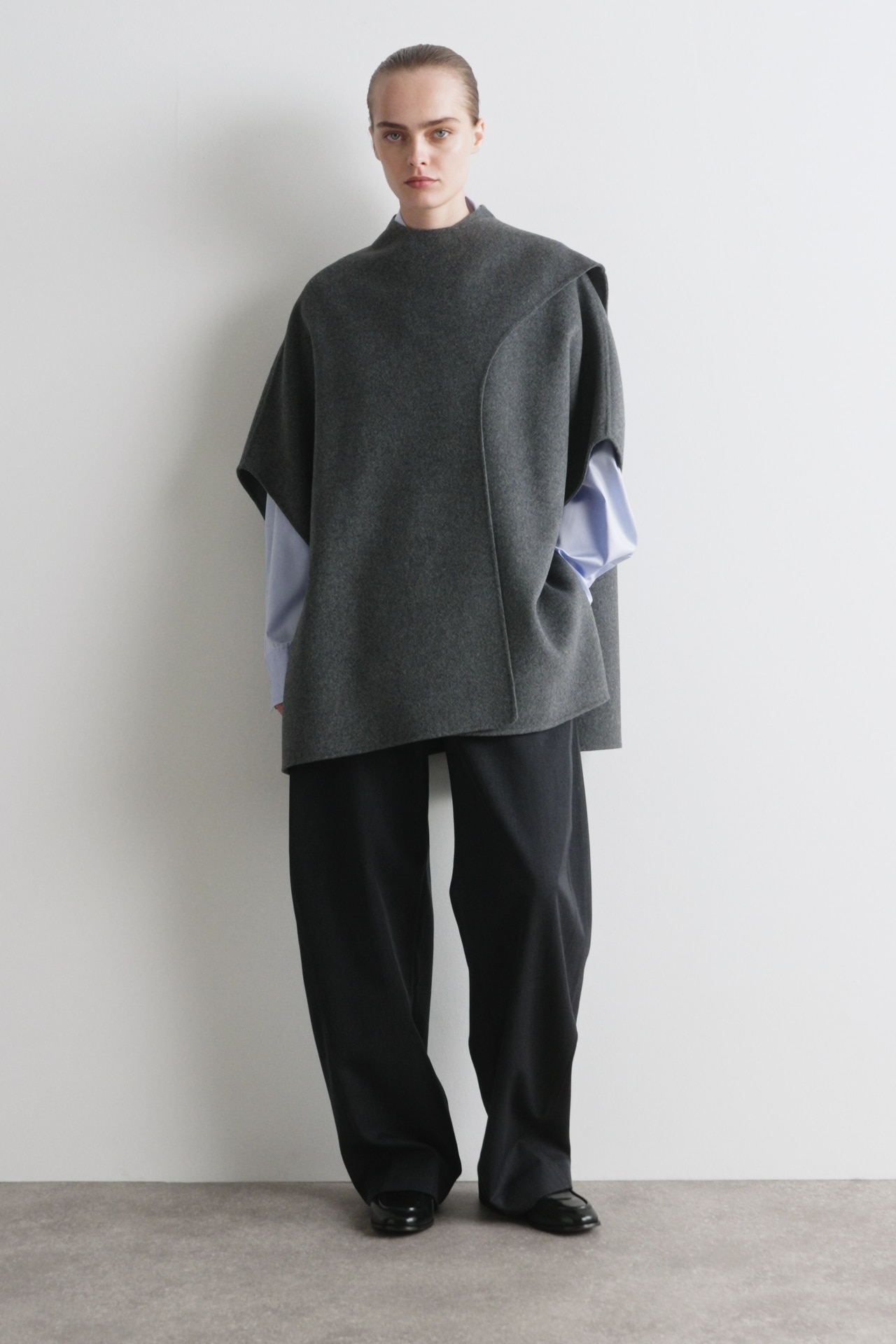 DOUBLE-FACED MERINO WOOL SCARF CAPE - GRAY | COS US