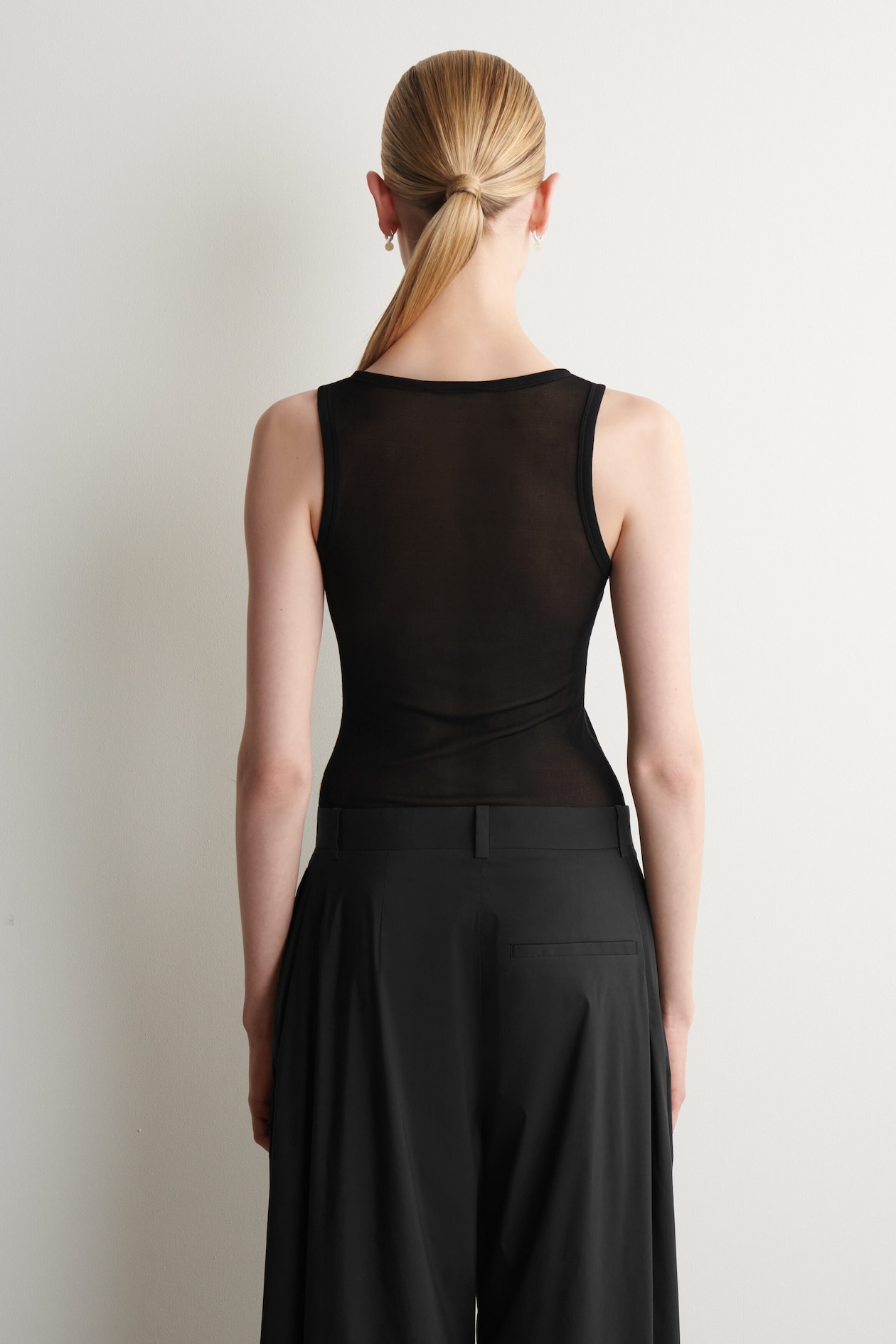RIBBED SILK TANK TOP — BLACK
