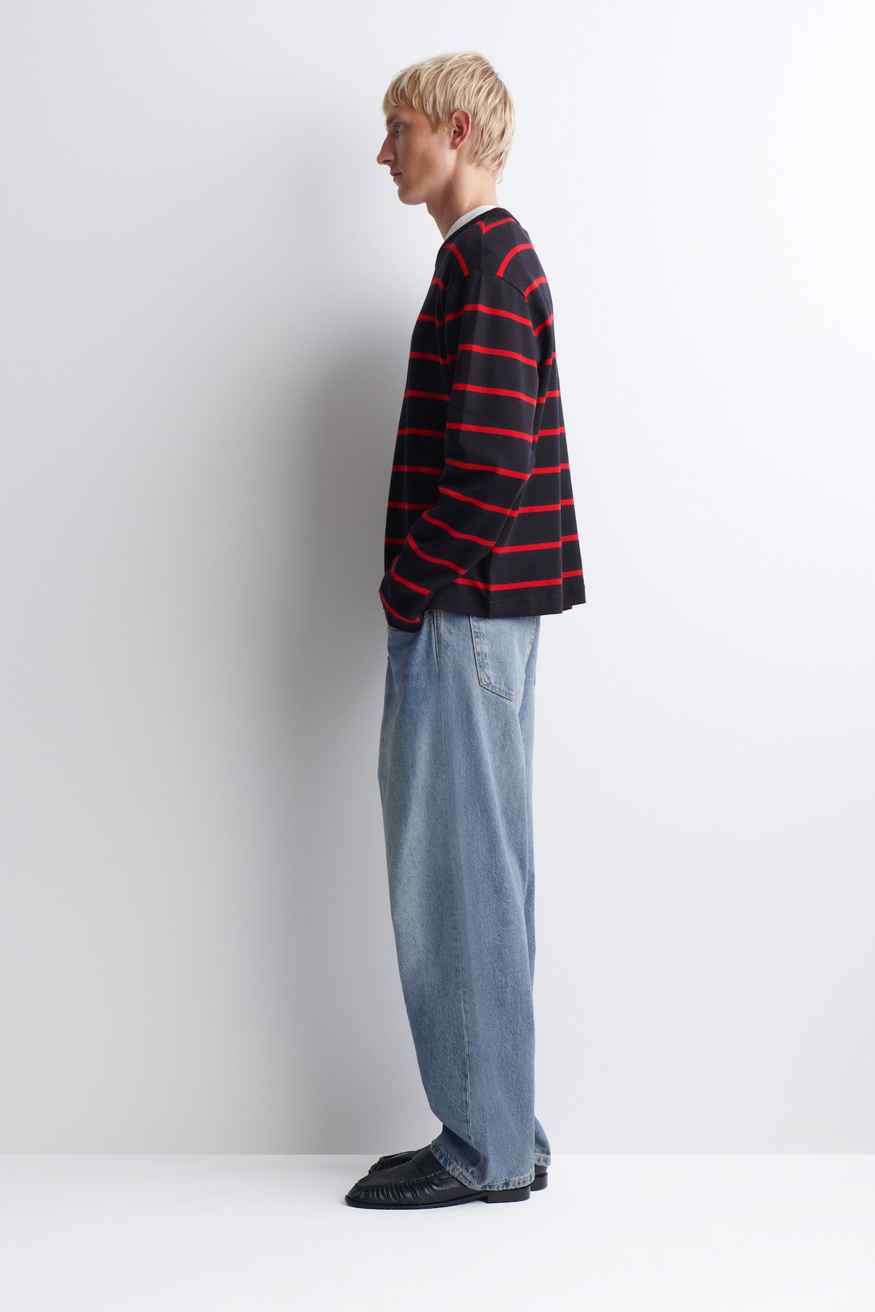 RELAXED JERSEY INTERLOCK LONG-SLEEVED T-SHIRT — NAVY / RED / STRIPED