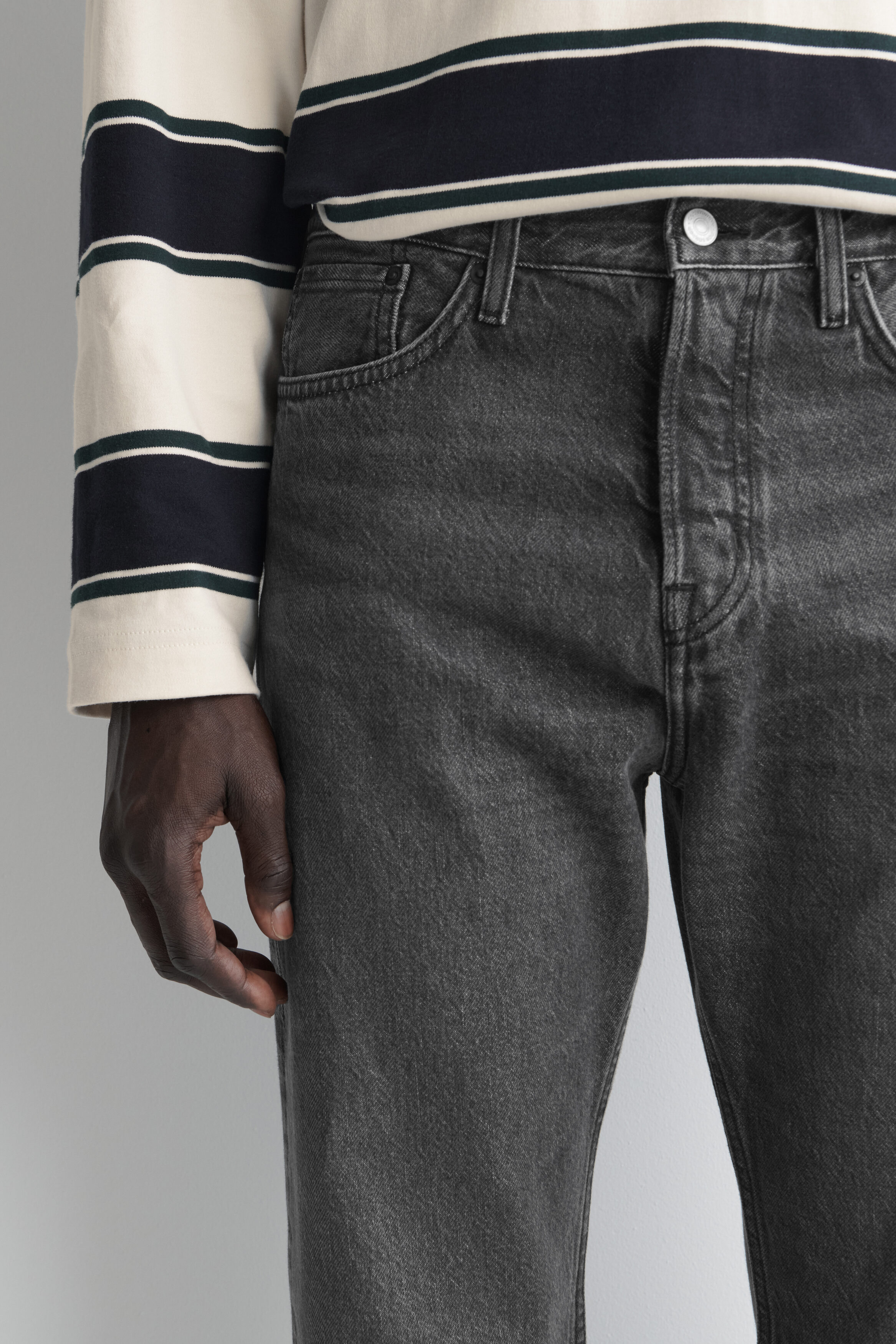 SIGNATURE REGULAR-FIT STRAIGHT-LEG JEANS - thumbnail 5