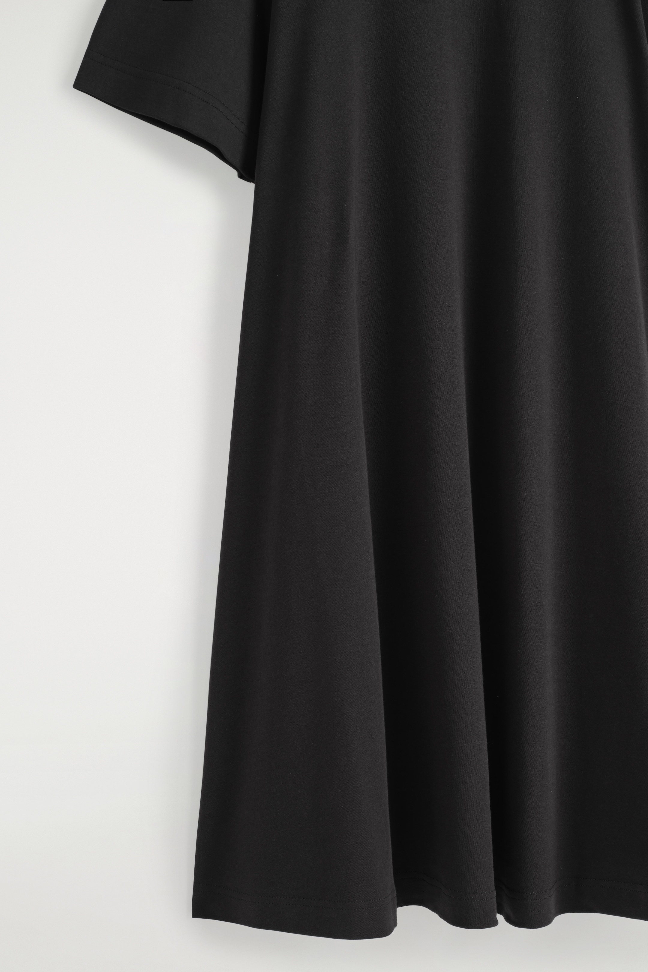 Ingrandisci l'immagine: A-LINE MINI T-SHIRT DRESS - BLACK - DONNA | H&M CH 7