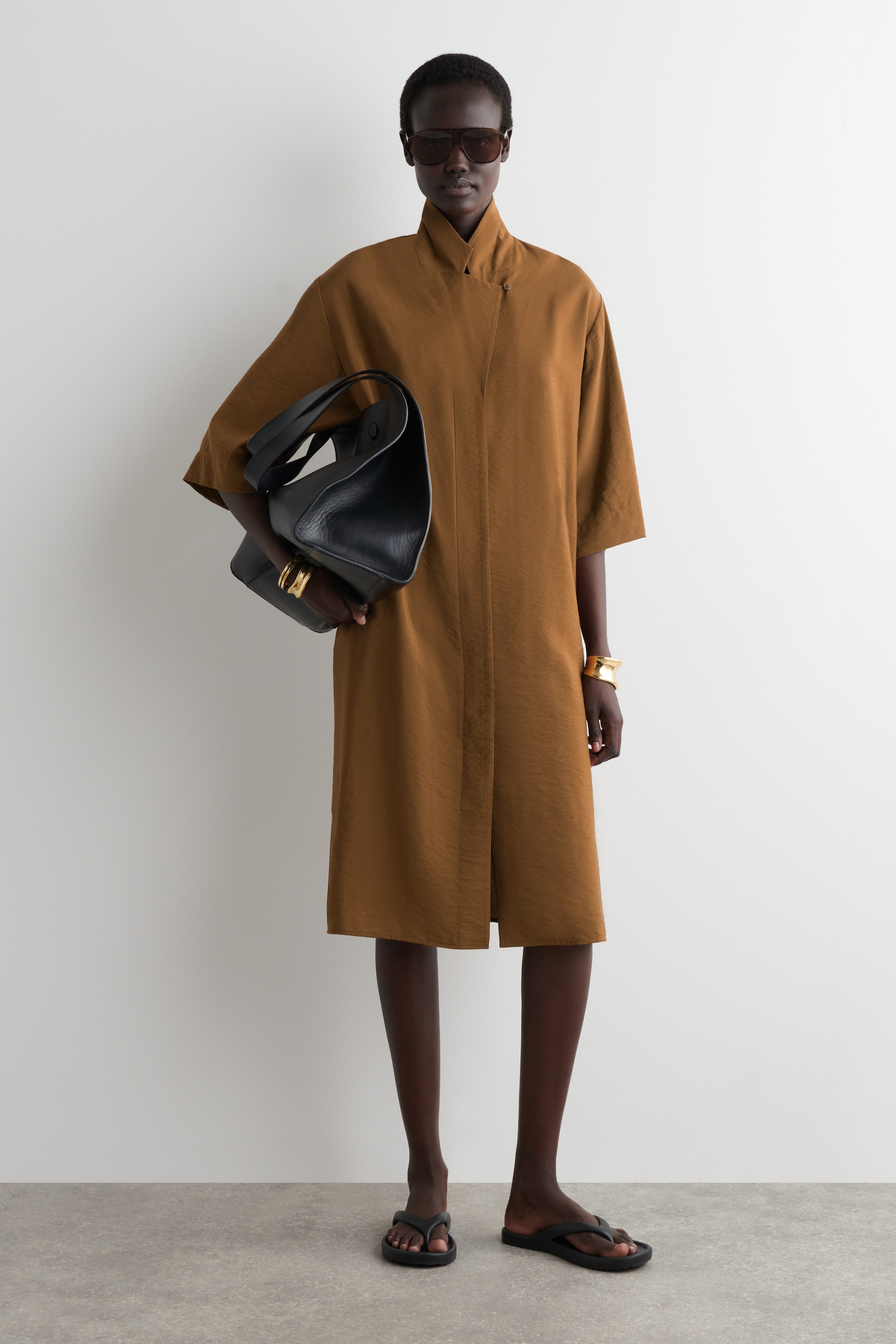 Visualizza immagine più grande: CHEMISIER MIDI CON CINTURA LATERALE - MARRONE - DONNA | H&M IT 2
