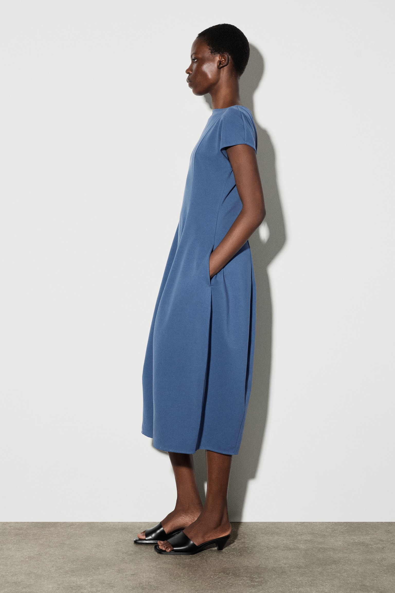 ROBE MIDI SCULPTÉE EN JERSEY - BLEU/NOIR - 3