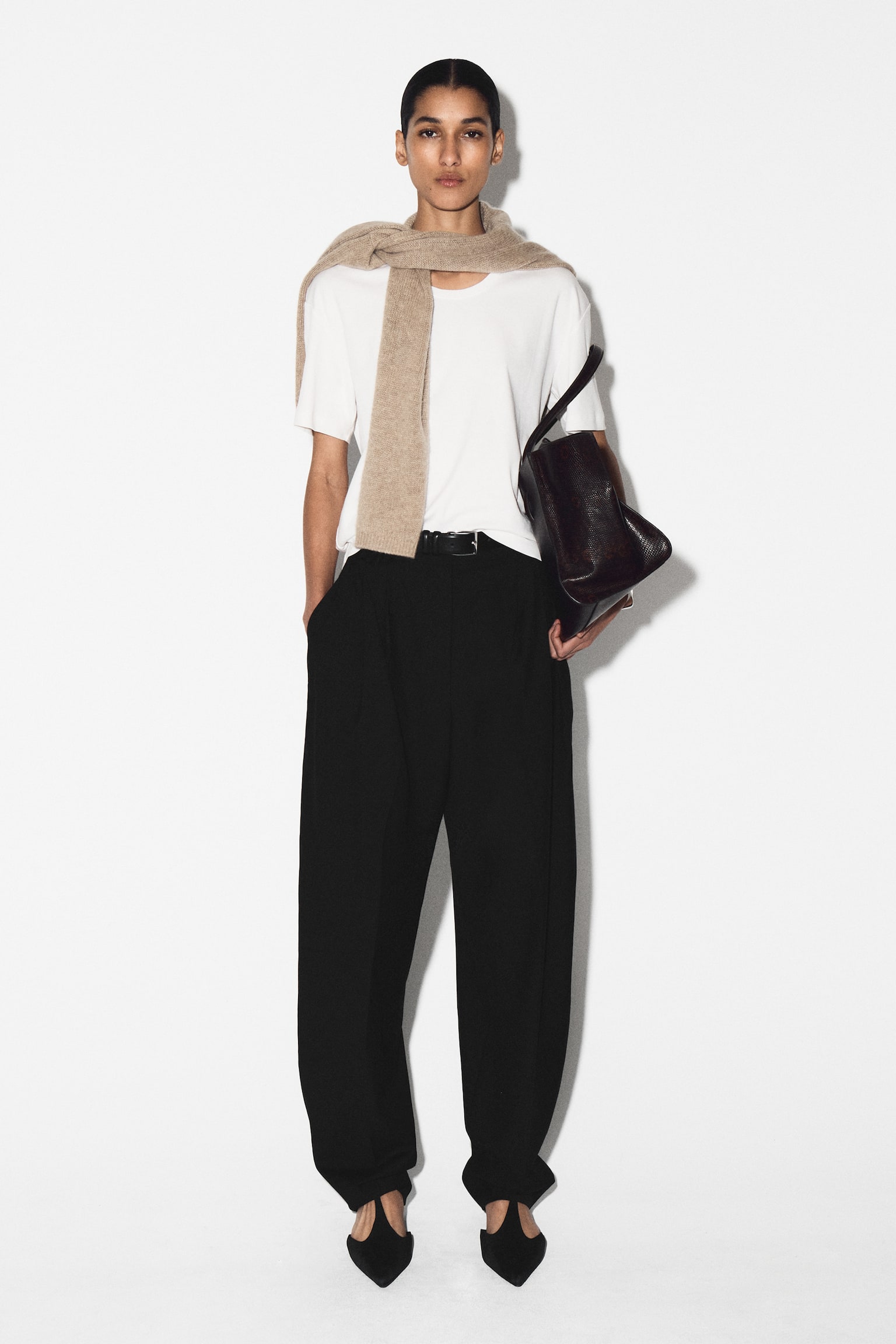 TRICOU DIN BUMBAC CU DECOLTEU ROTUNJIT - ALB/MARO/ALBASTRU - 5