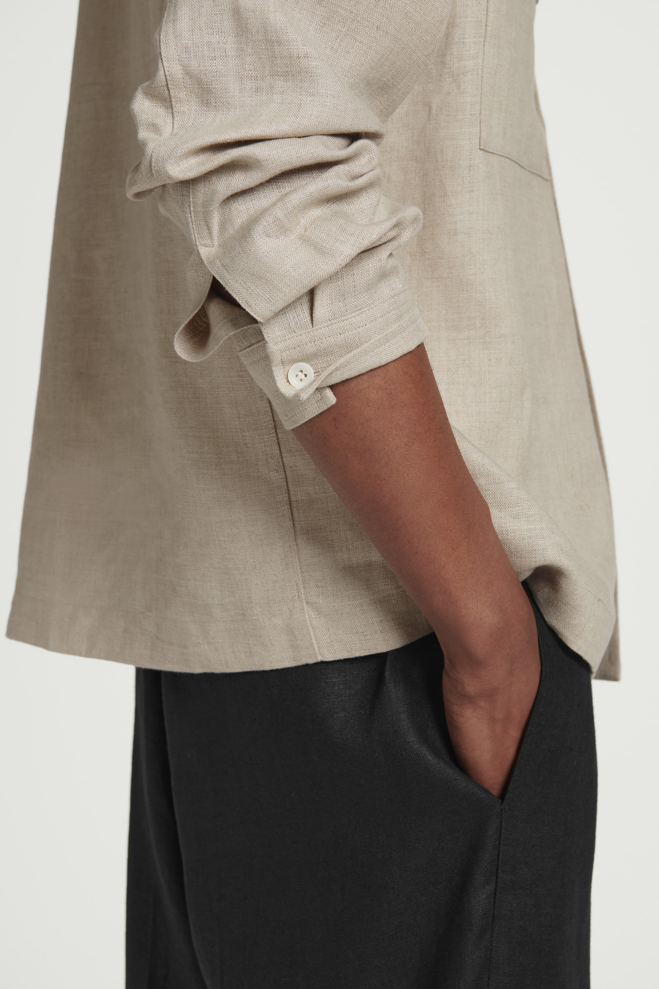 Visualizza immagine più grande: OVERSHIRT IN LINO CON COLLETTO ALLA COREANA - BEIGE - UOMO | H&M IT 6