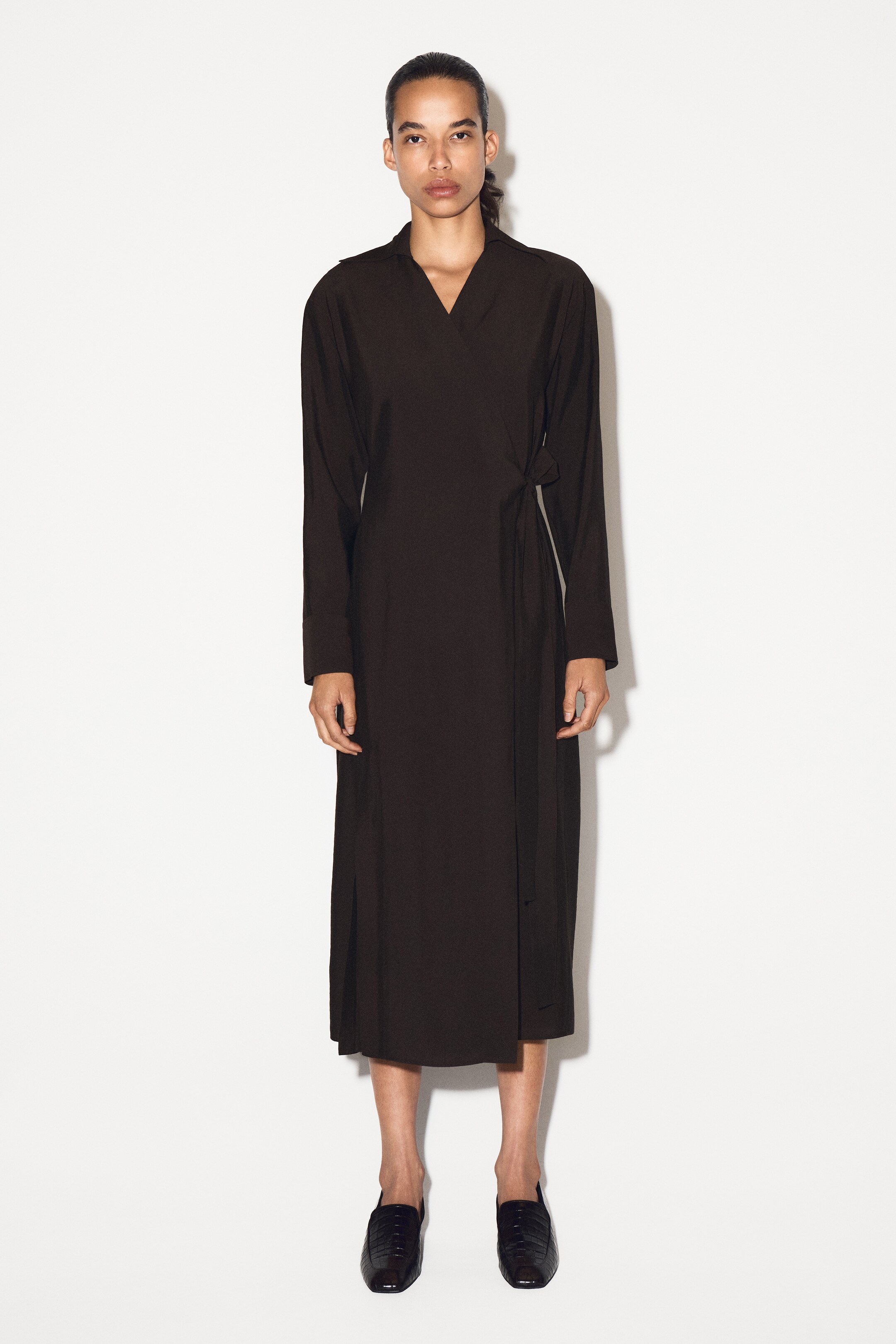 Größeres Bild anzeigen: MIDIKLEID AUS MODAL IN WICKELOPTIK - BRAUN - Ladies | H&M AT 6