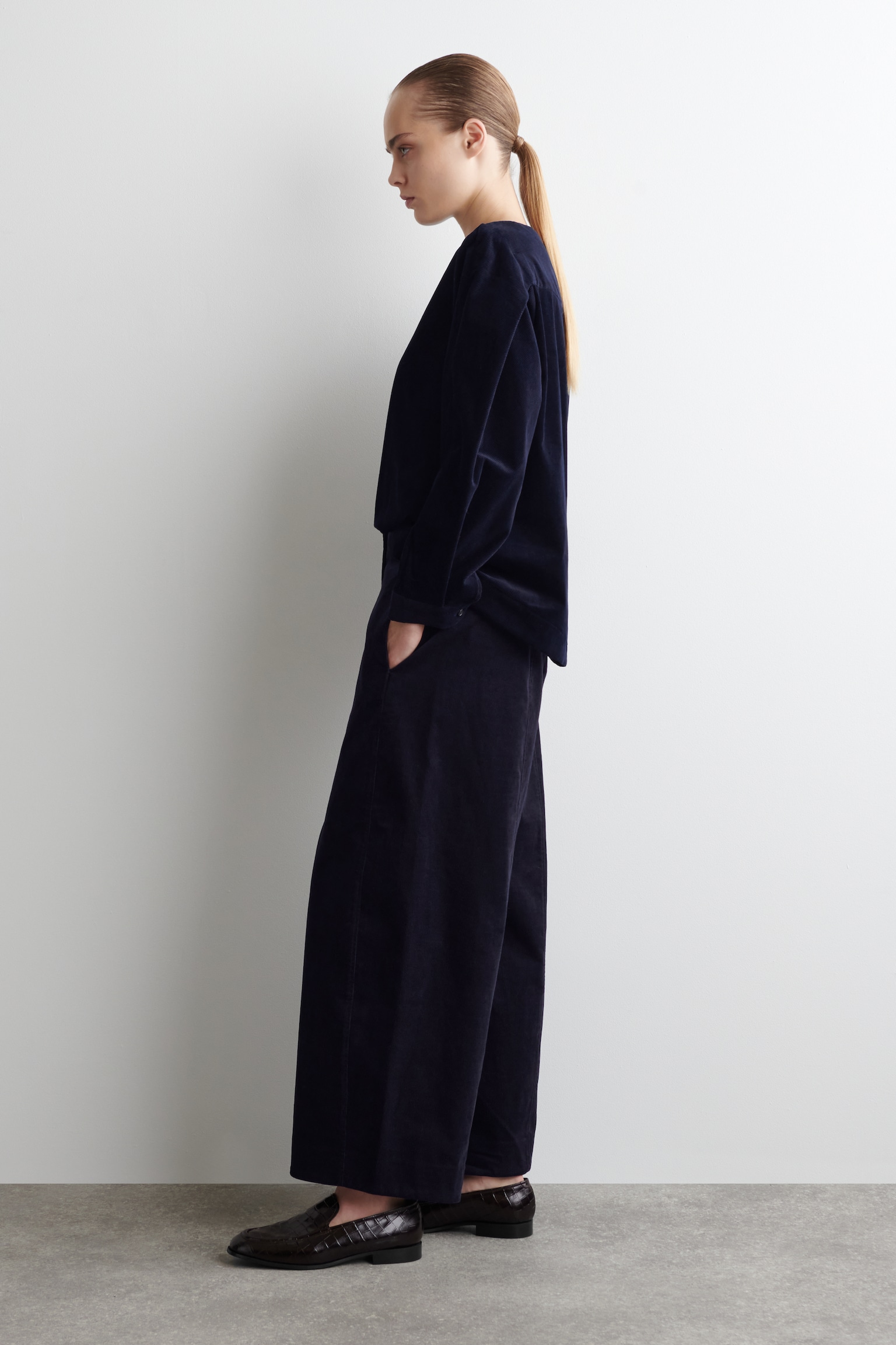 STRAIGHT-NECK CORDUROY TOP - BLU NAVY - 4