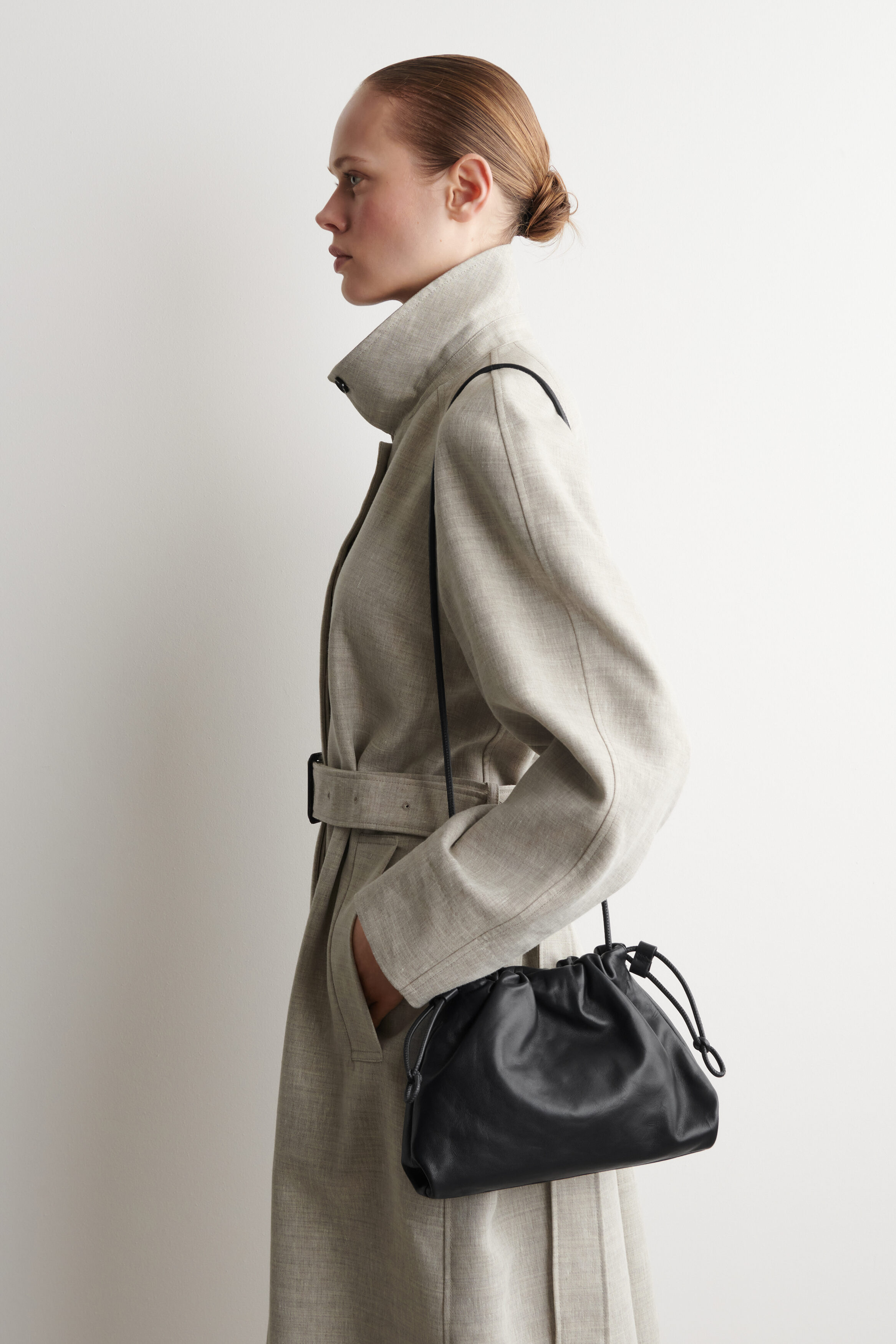 MINI CAVATELLI CLUTCH BAG - LEATHER - BLACK | COS US