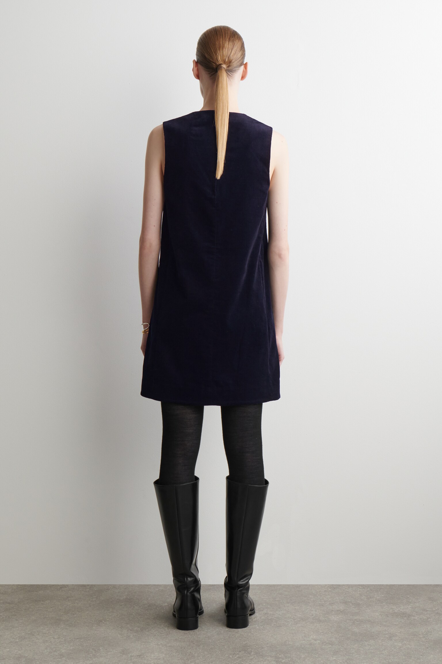 שמלת מיני קורדורוי - כחול כהה/חום - 4